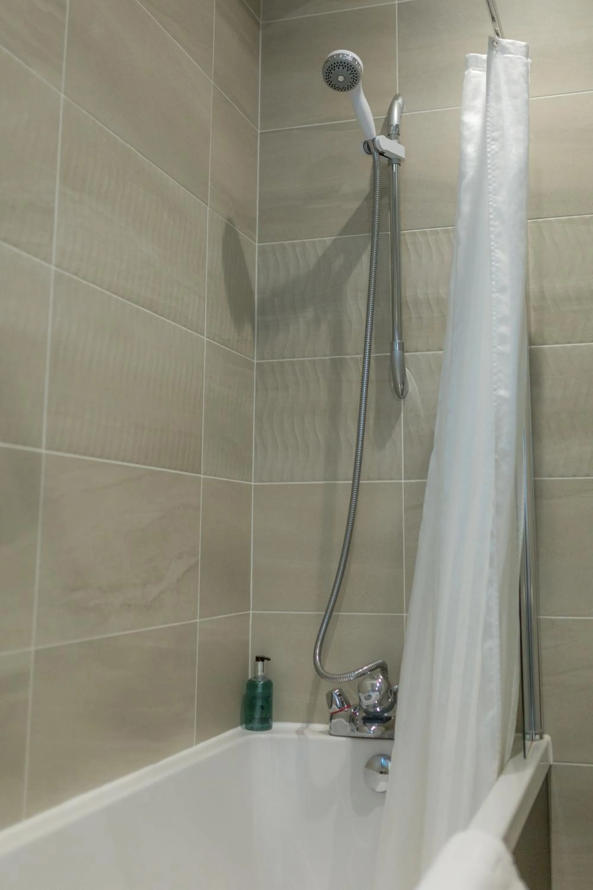 Bathroom in Best Western Sysonby Knoll Hotel