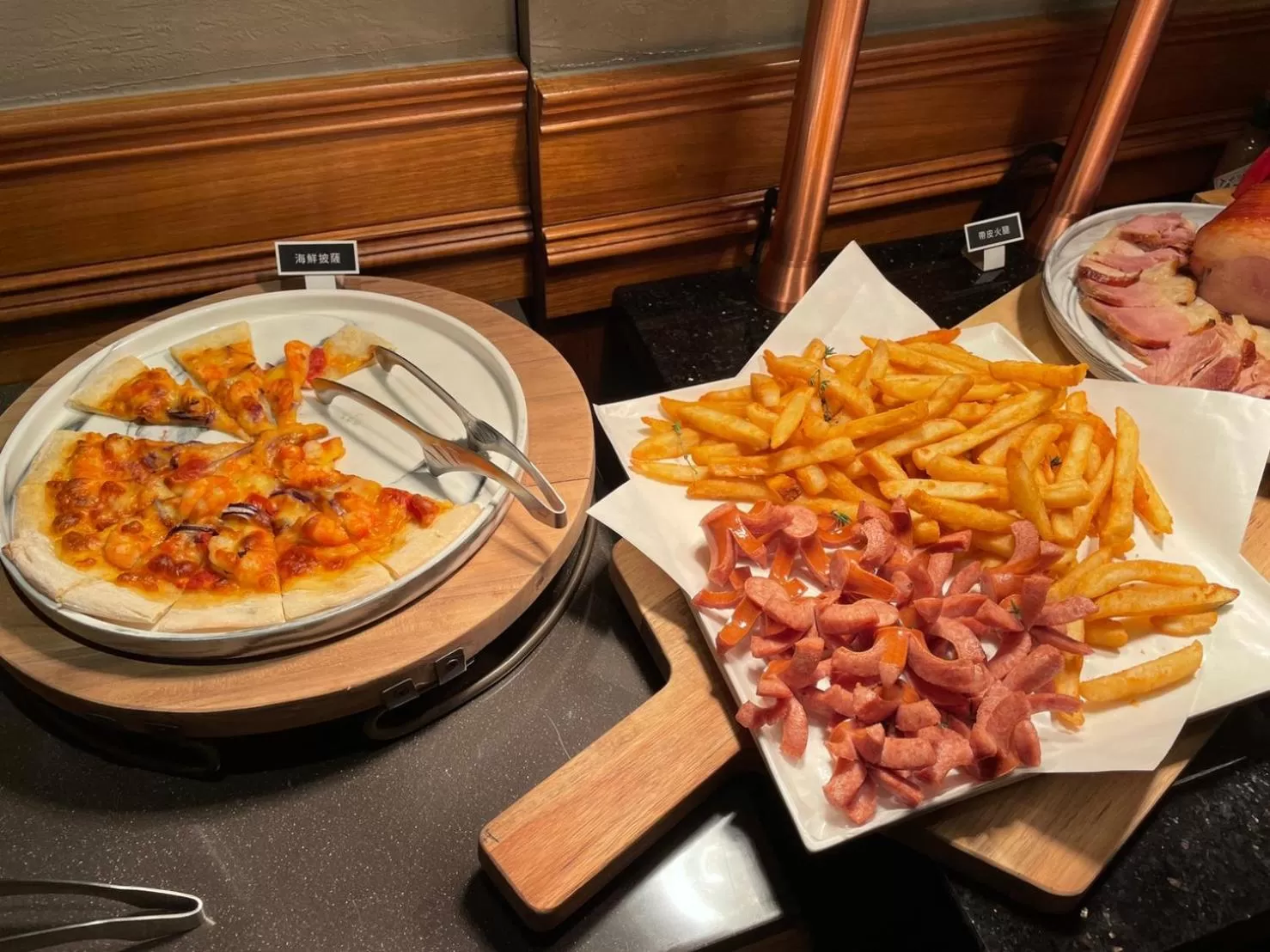 Breakfast in River inn Station