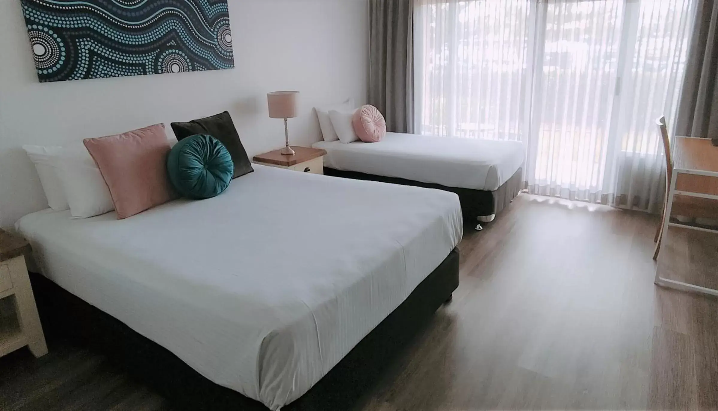 Superior Triple Room with Canal View in Comfort Resort Waters Edge Superior Triple Room with Canal View in Comfort Resort Waters Edge