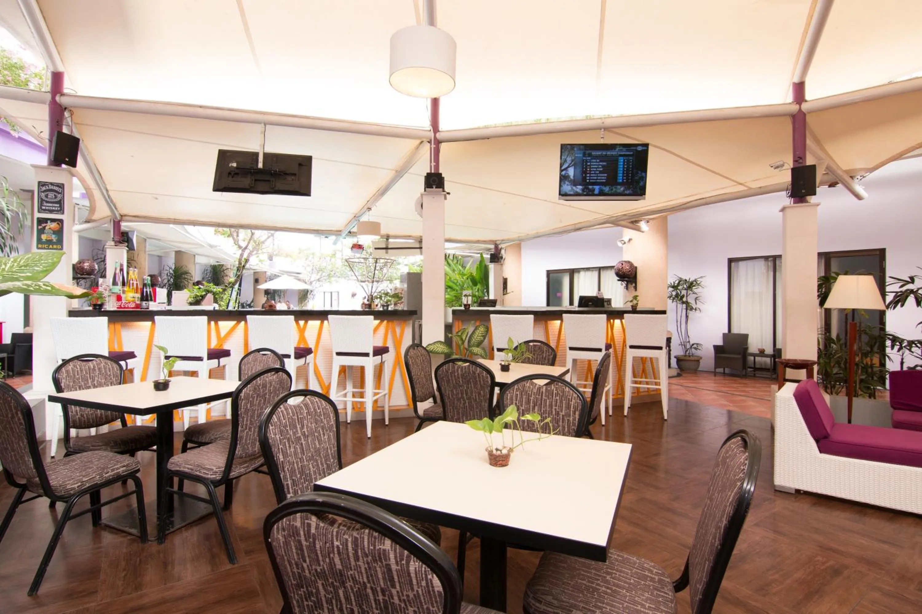 Lounge or bar in Kuta Central Park Hotel