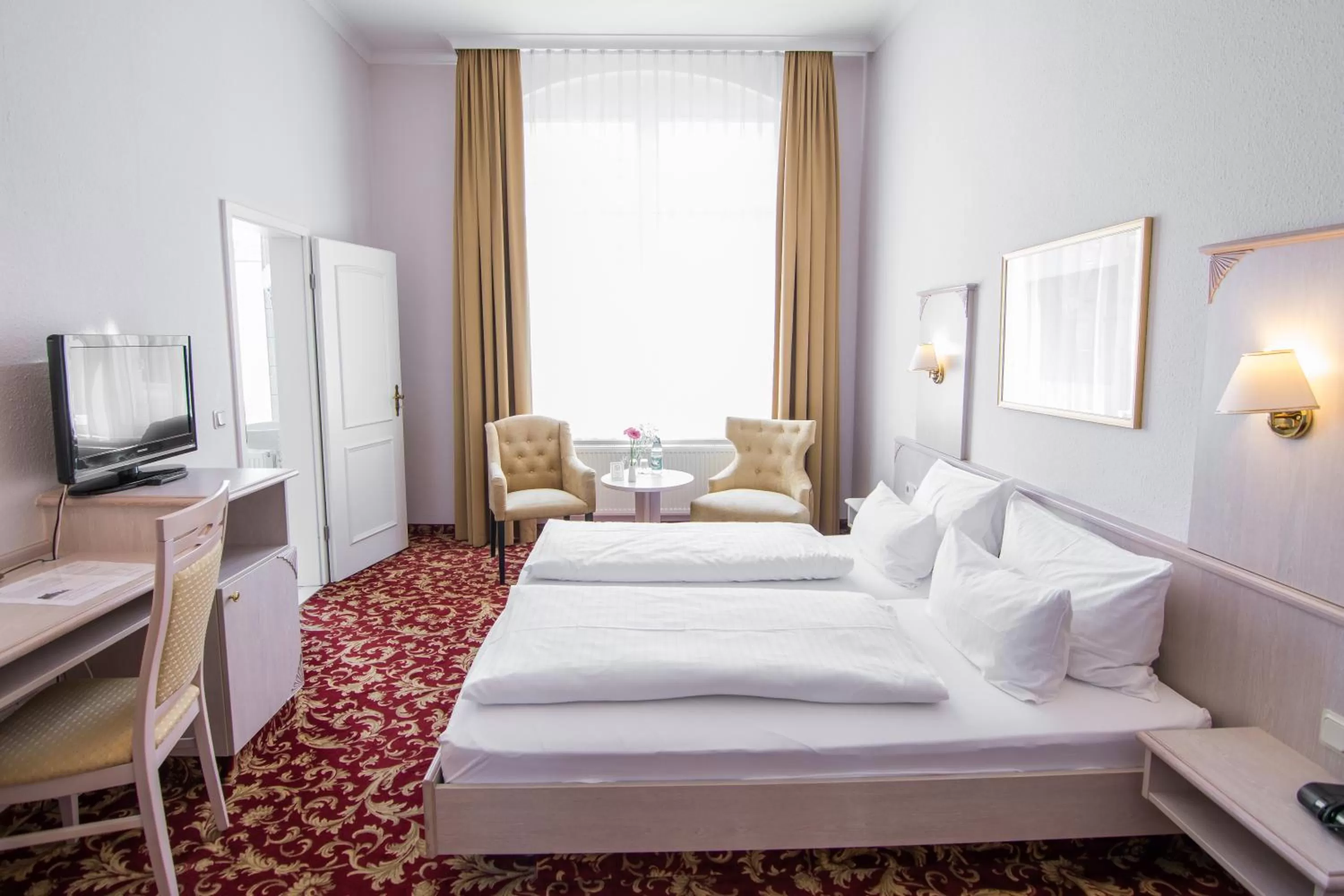 Photo of the whole room, Bed in Villa Antonia