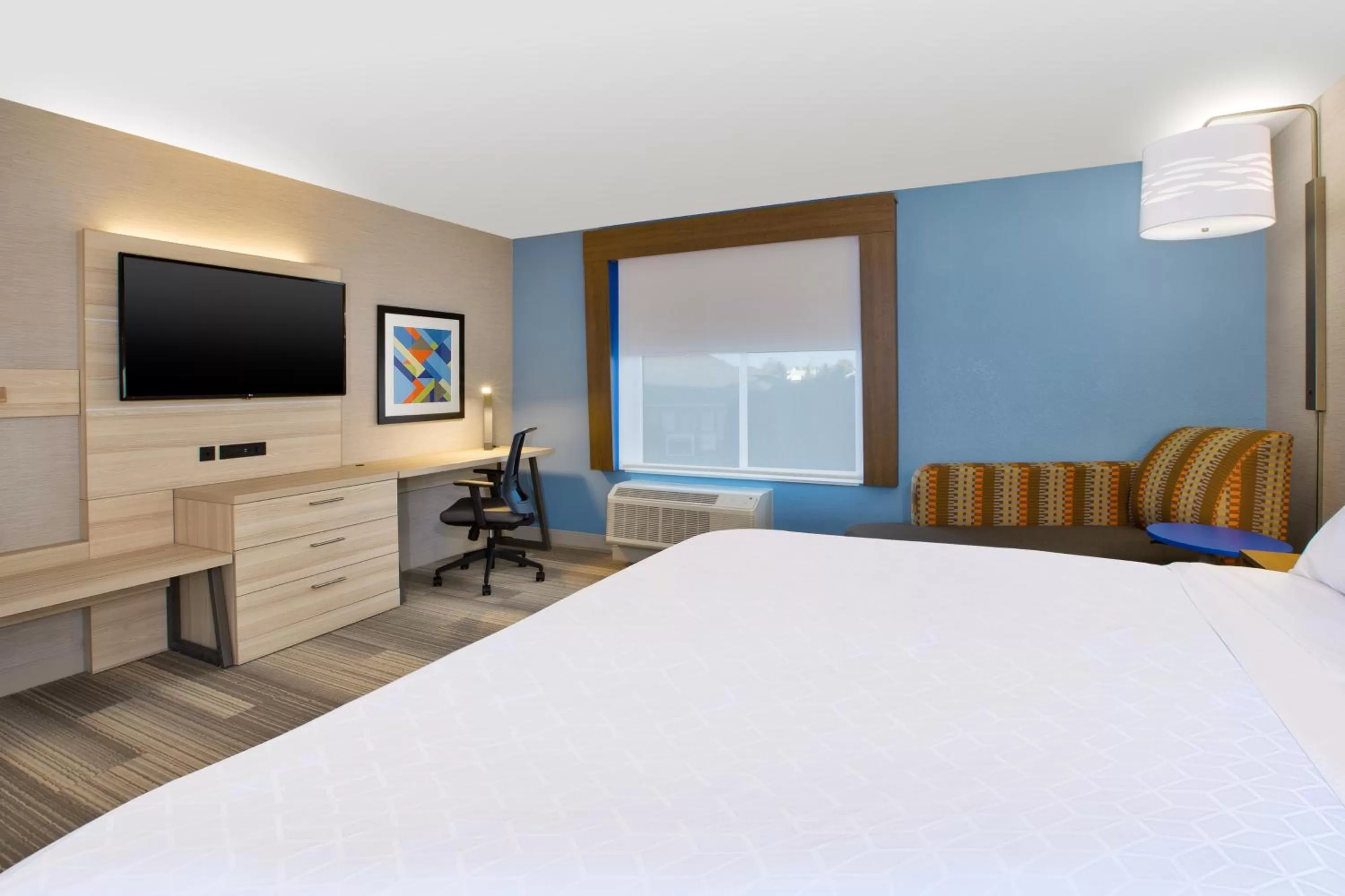 Bedroom, Bed in Holiday Inn Express & Suites Wooster by IHG