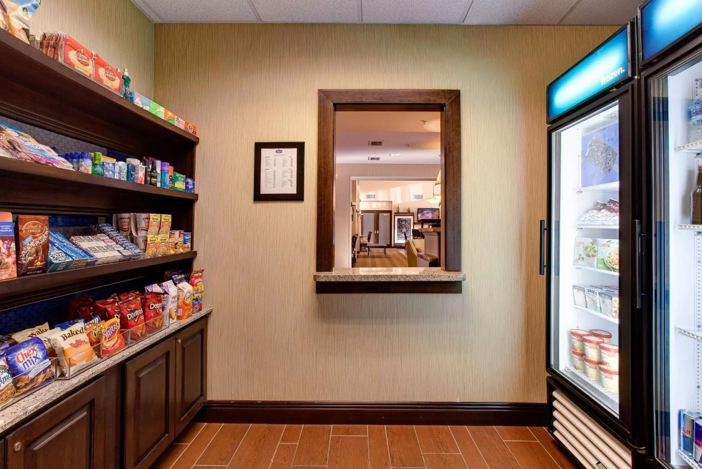 Restaurant/places to eat in Hampton Inn & Suites Chicago/Saint Charles