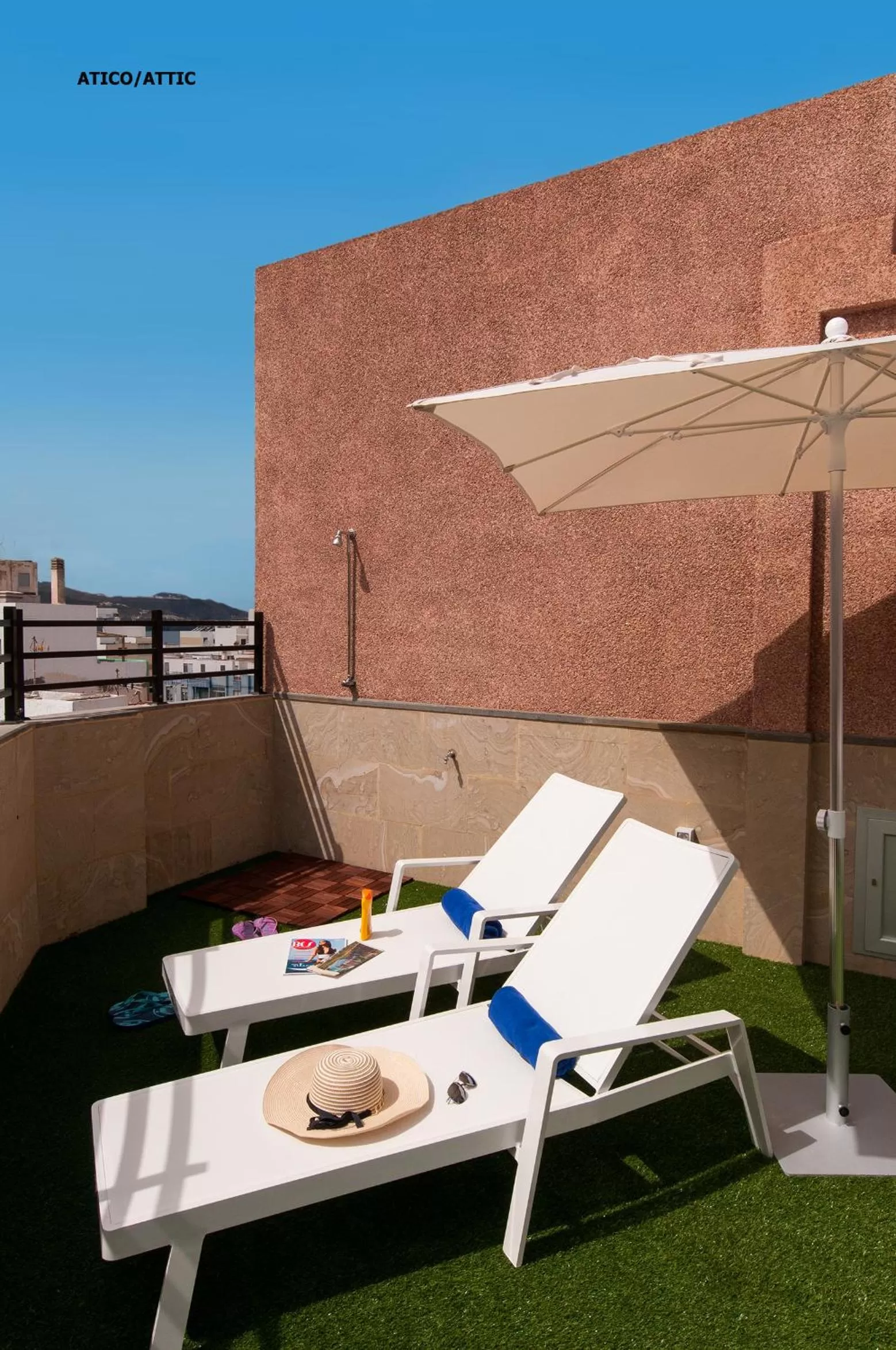 Photo of the whole room in Hotel Apartamento Bajamar