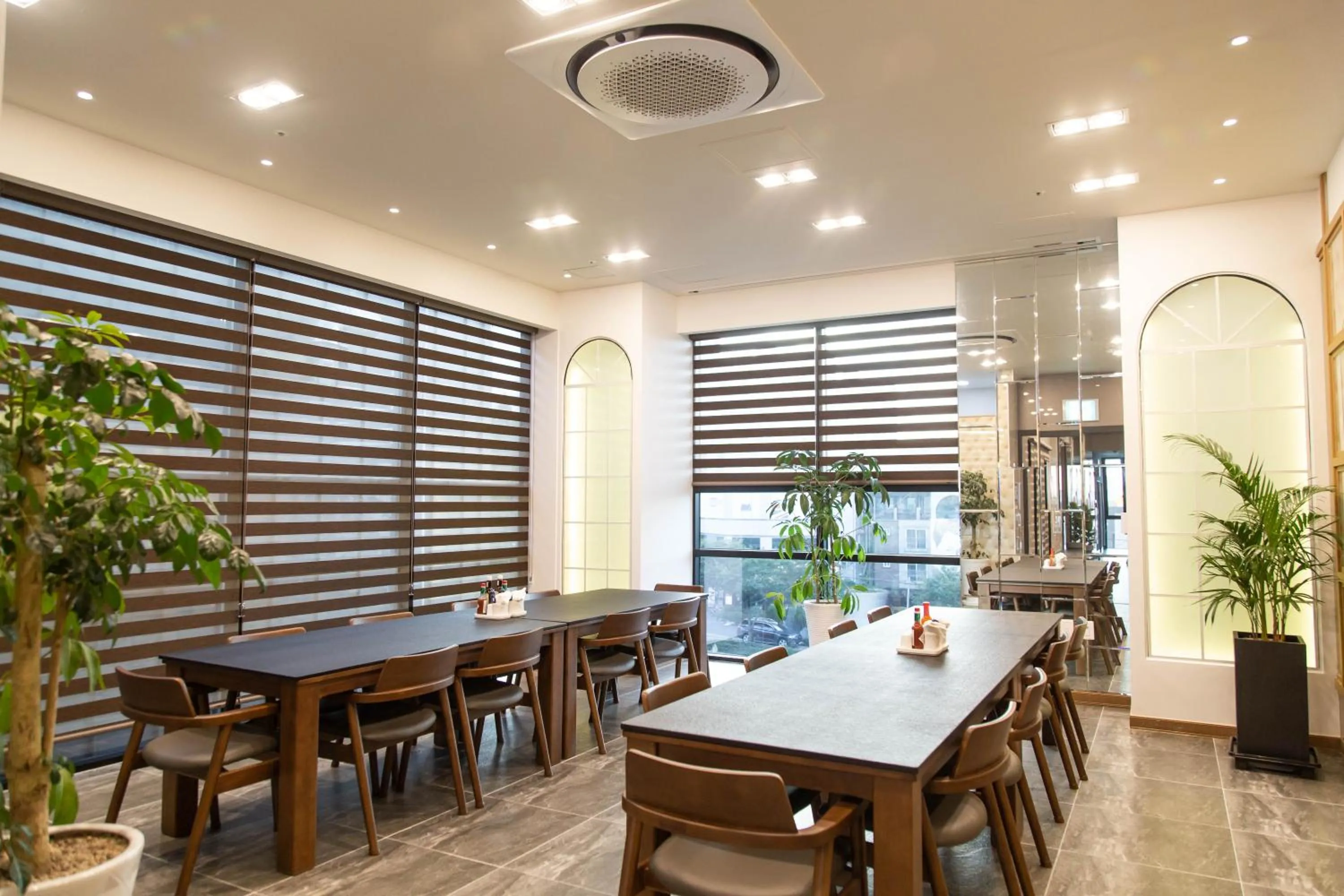 Restaurant/places to eat in Hotel Daoom