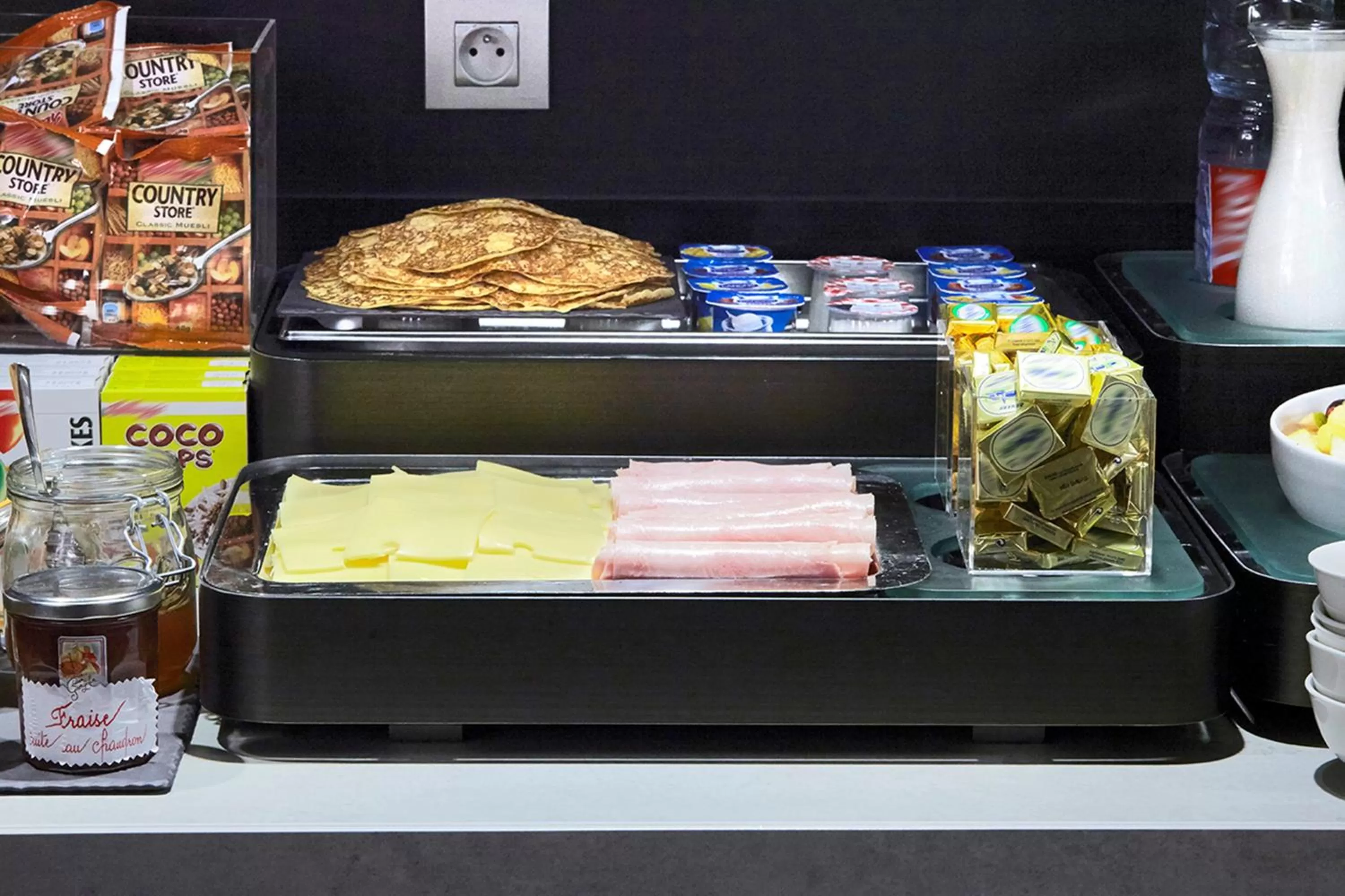 Buffet breakfast in Campanile PRIME - Lyon Centre - Gare Perrache