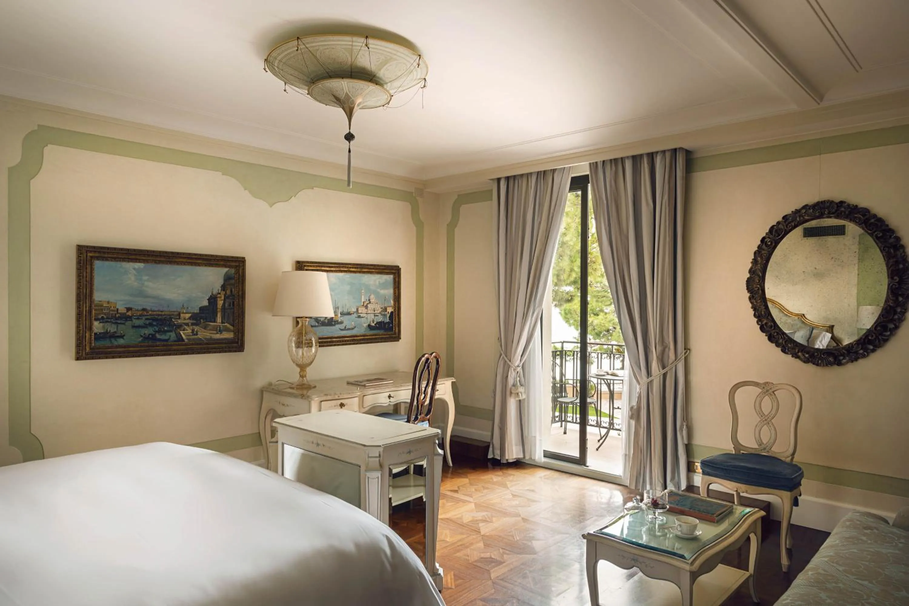 Bedroom, Bed in Hotel Cipriani, A Belmond Hotel, Venice