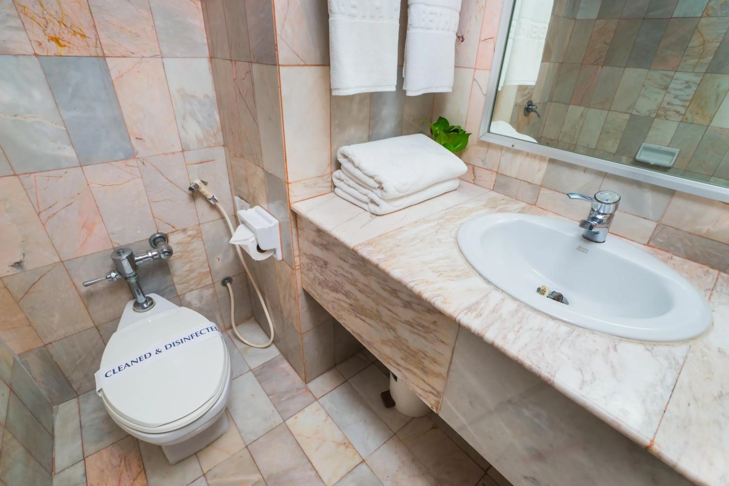 Bathroom in Elizabeth Hotel