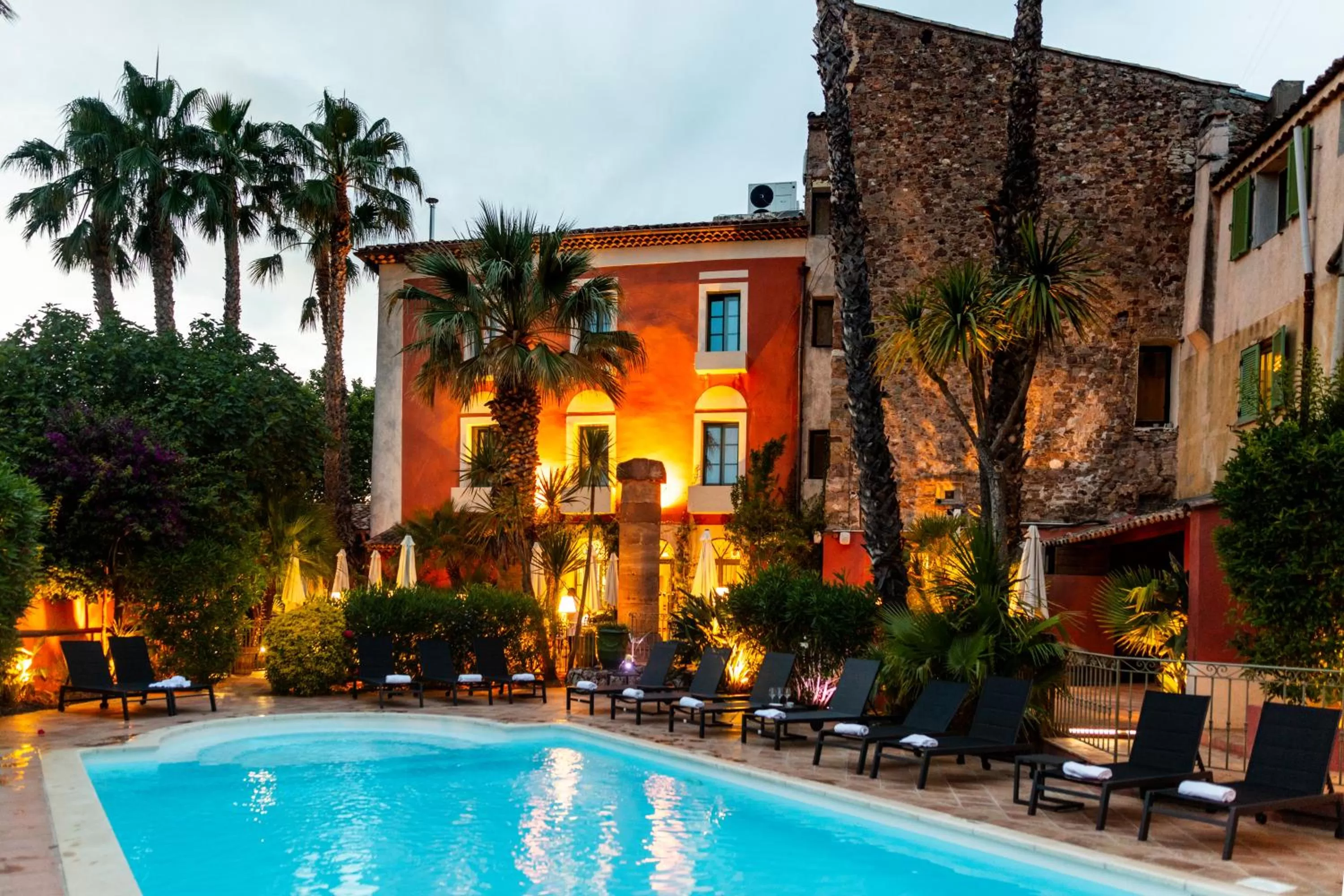 Property building in Hôtel l'Arena