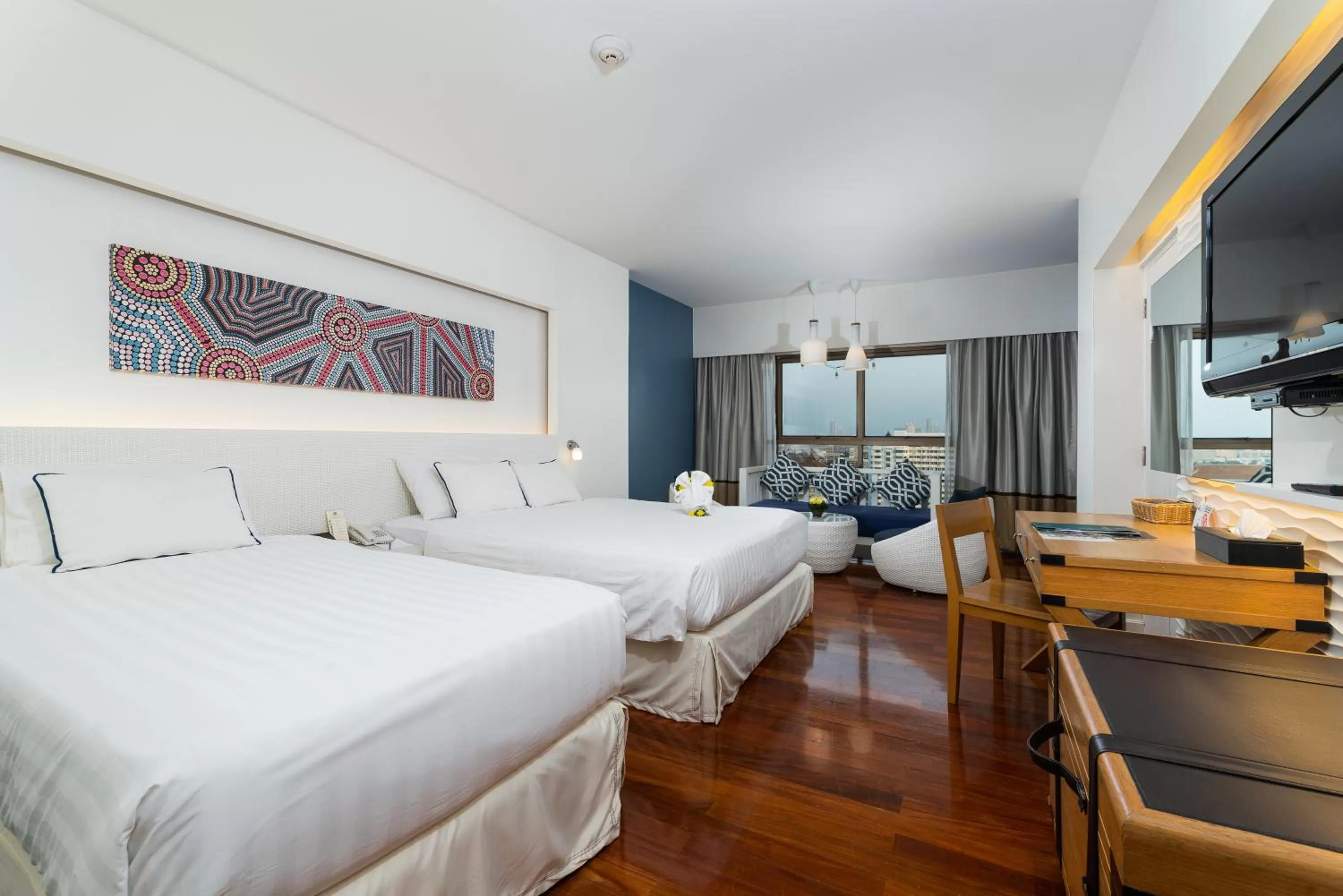 Photo of the whole room, Bed in Jomtien Palm Beach Hotel and Resort