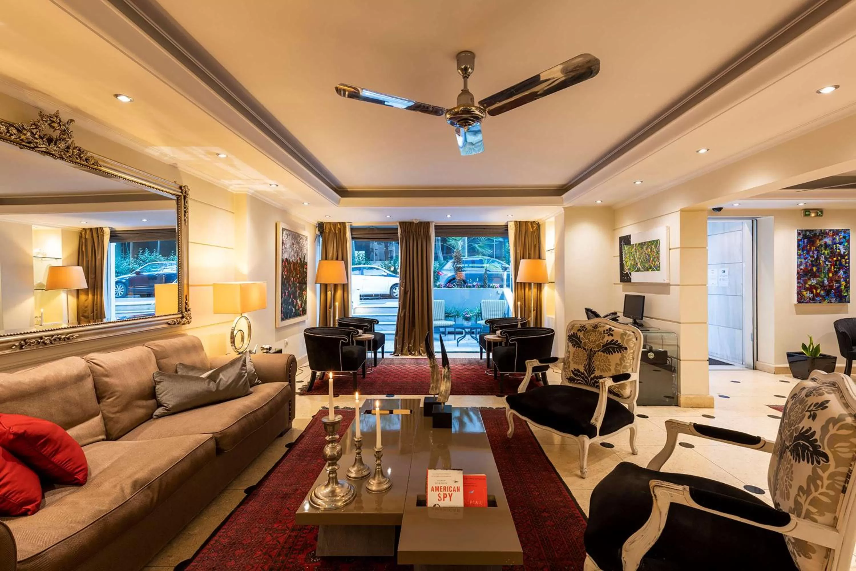 Lobby or reception in Best Western Plus Embassy Hotel