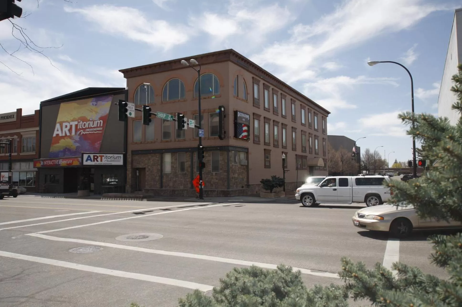 Property building in Destinations Inn Theme Rooms