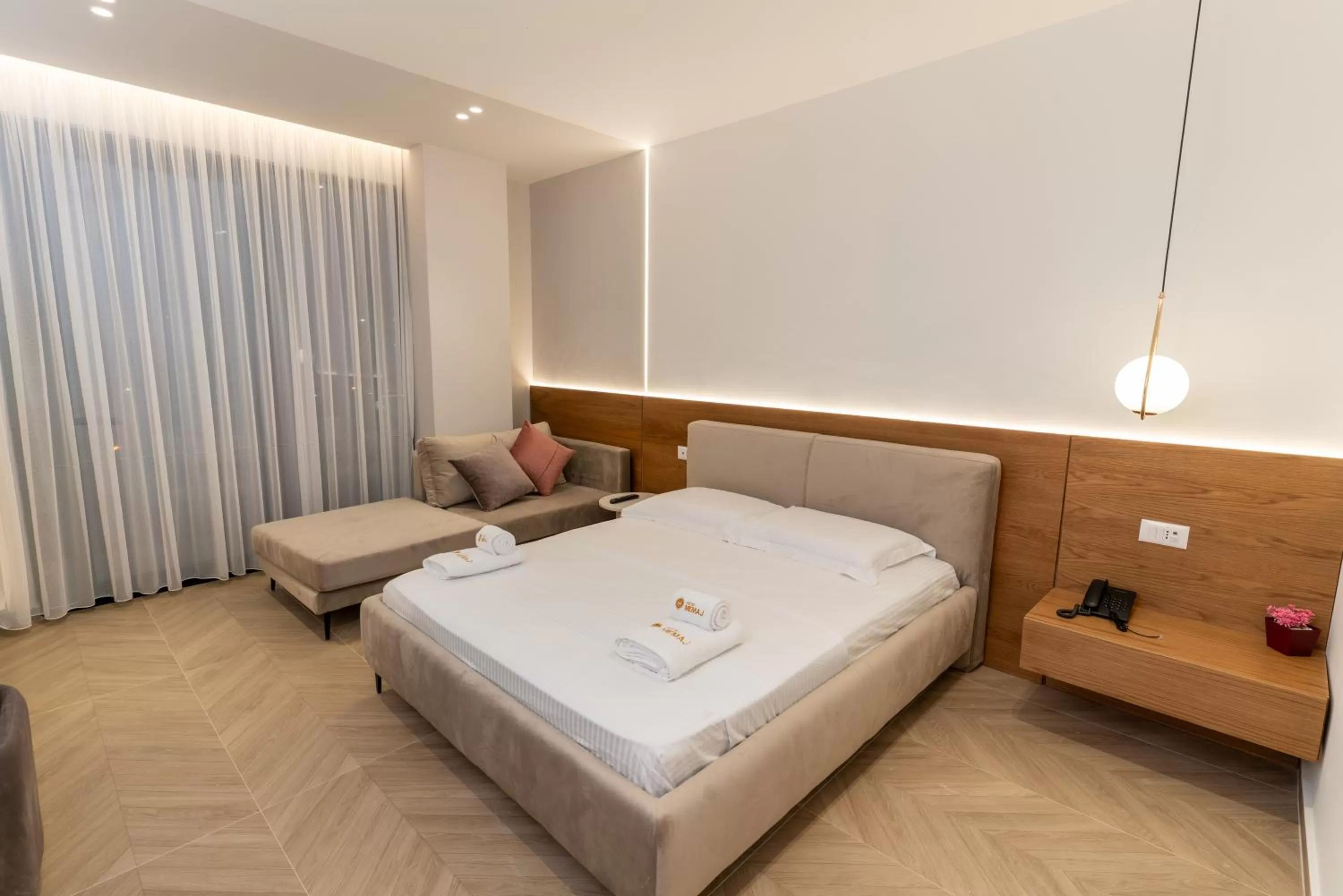 Living room, Bed in Hotel Memaj