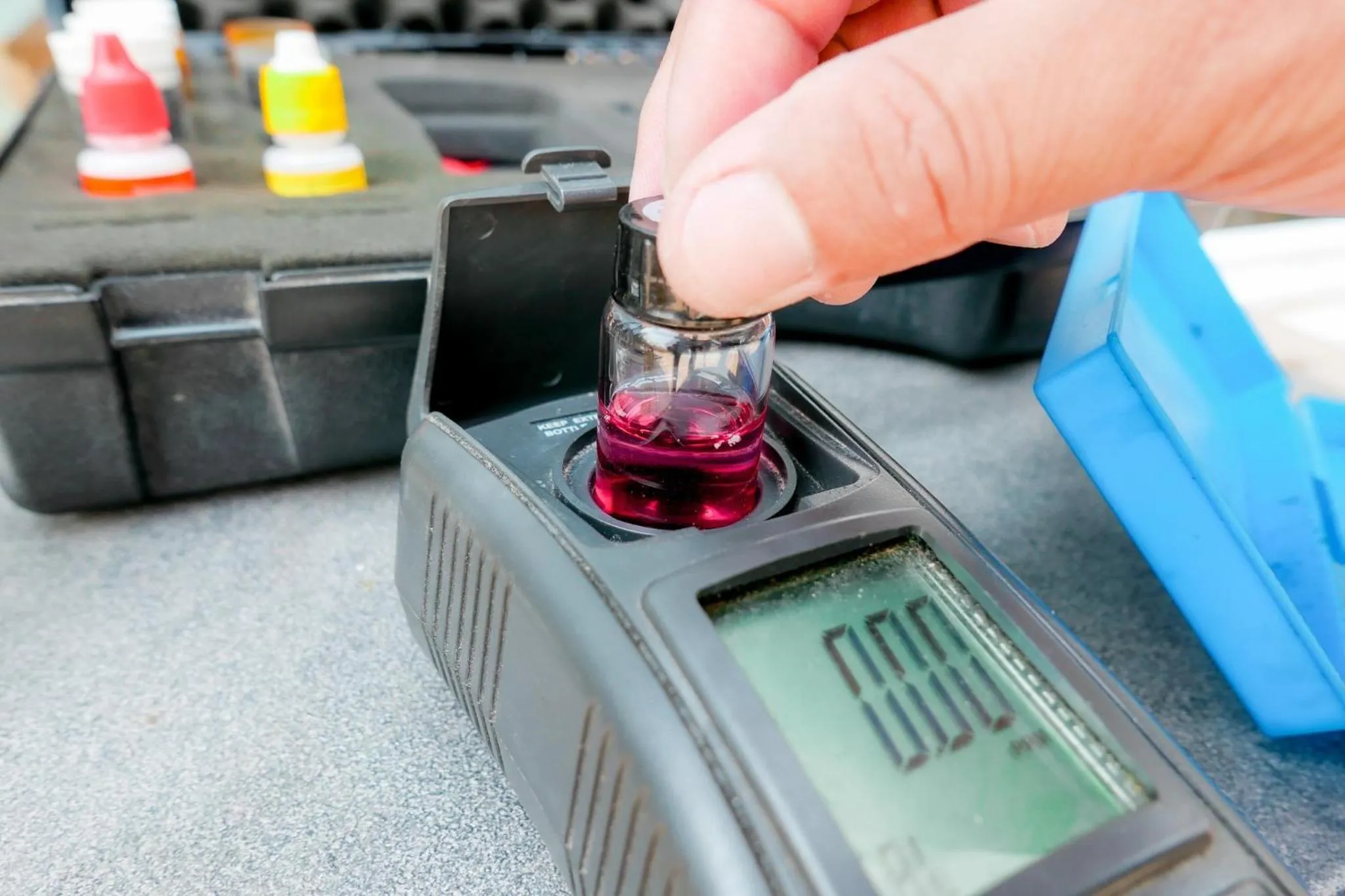 Swimming pool in AU Place Hotel