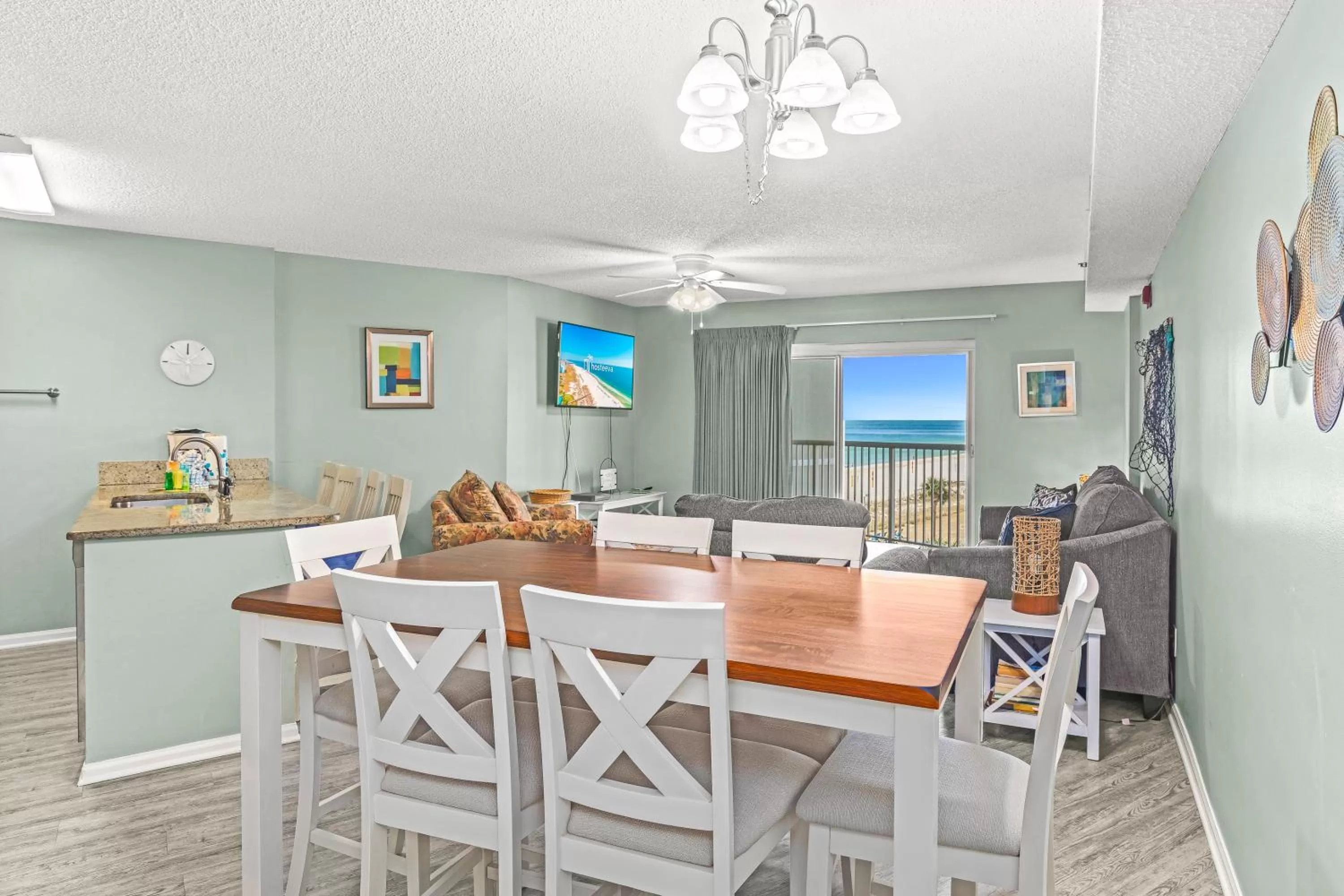 Dining area in Tradewinds Unit 406