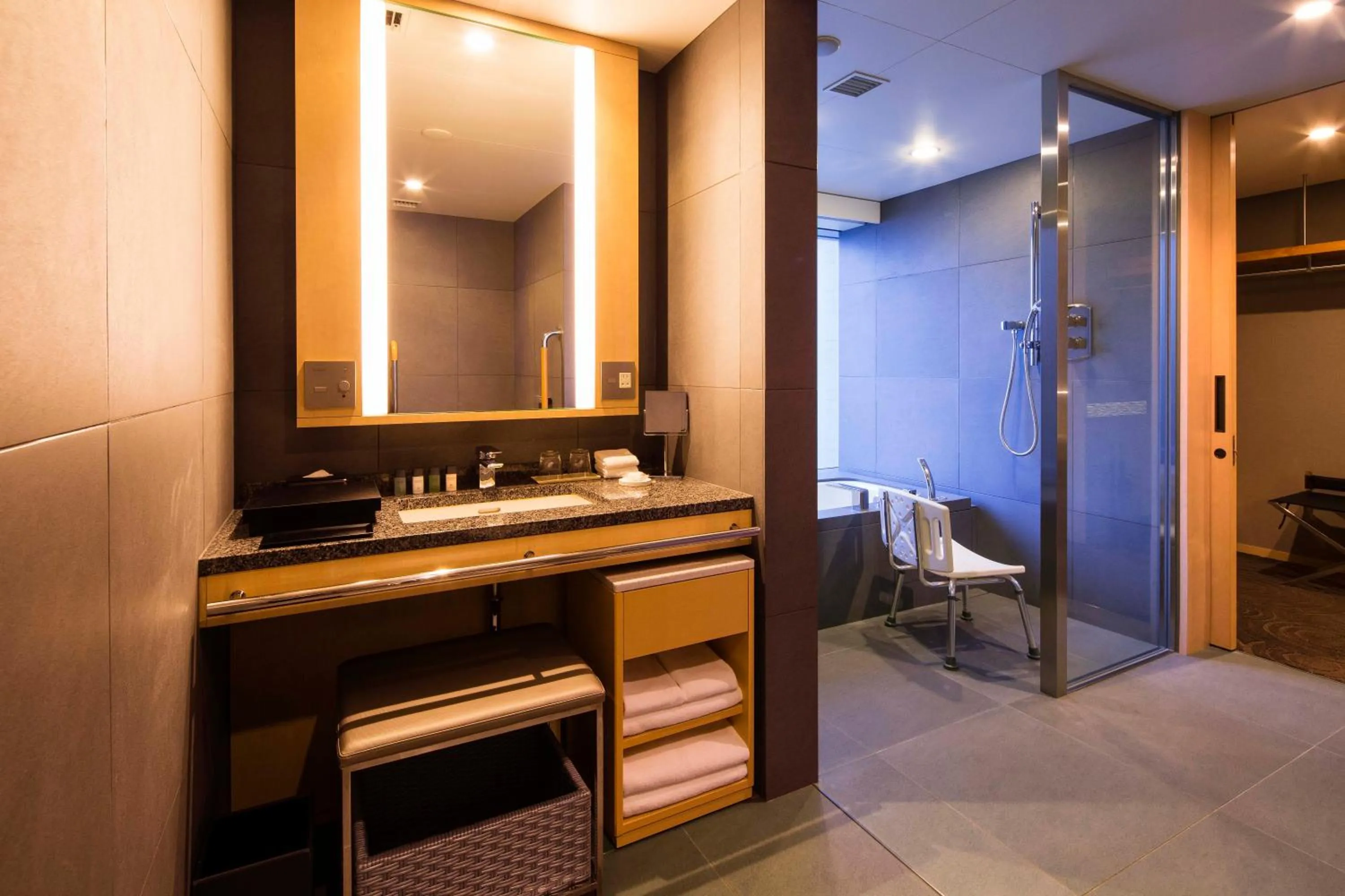 Bathroom in The Capitol Hotel Tokyu