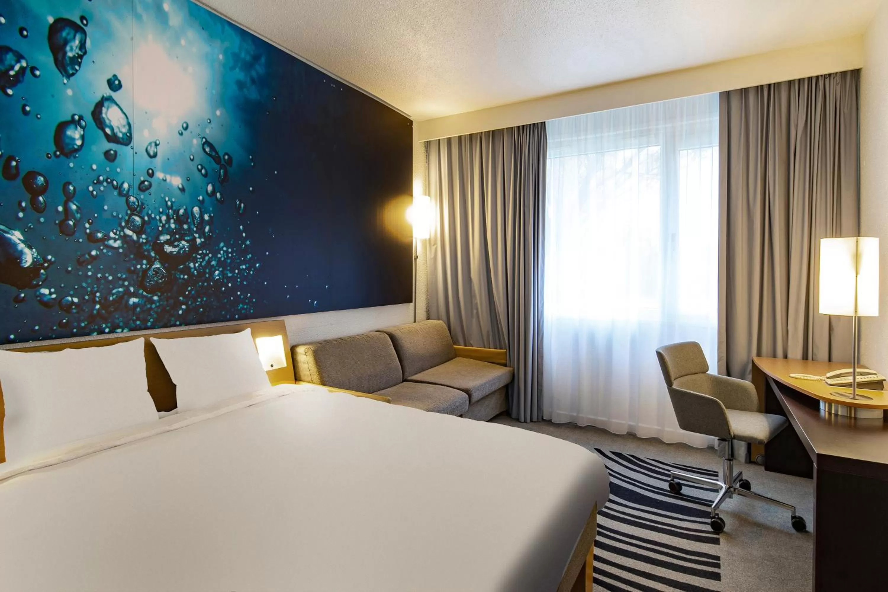 Photo of the whole room, Bed in Novotel Metz Amnéville