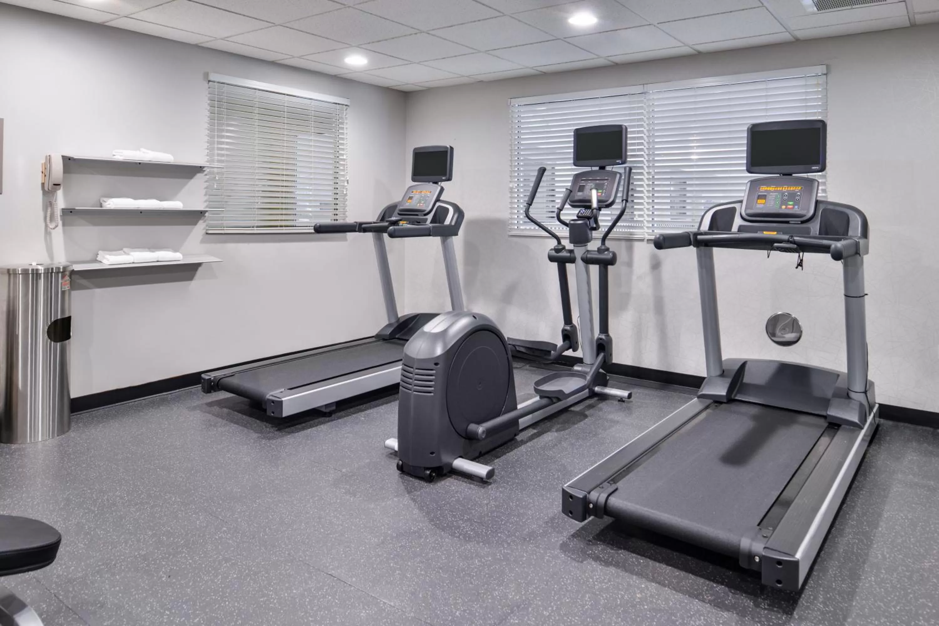 Fitness centre/facilities in Country Inn & Suites by Radisson, Tinley Park, IL
