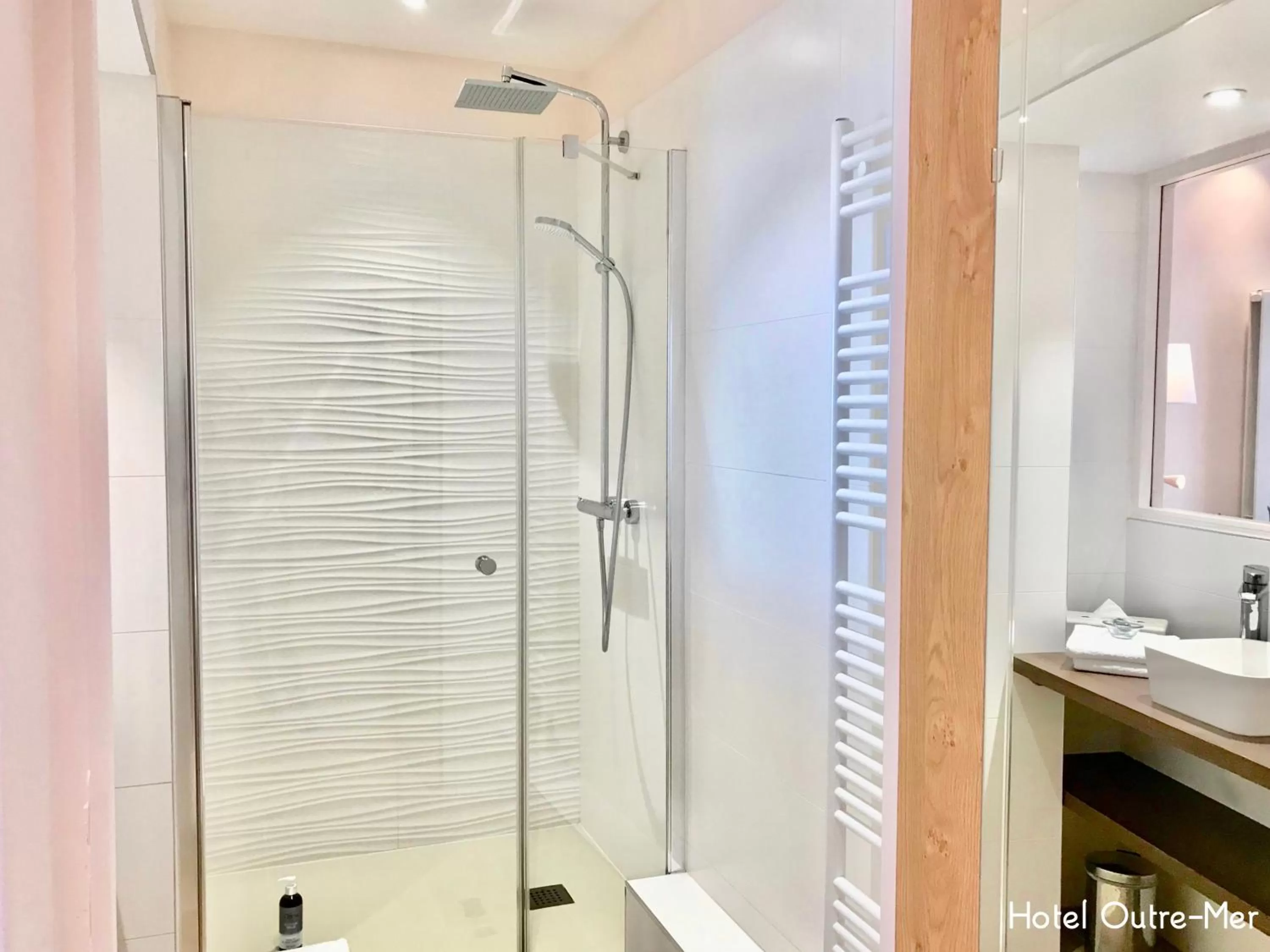 Shower in Hôtel Outre-Mer - Villa Le Couchant