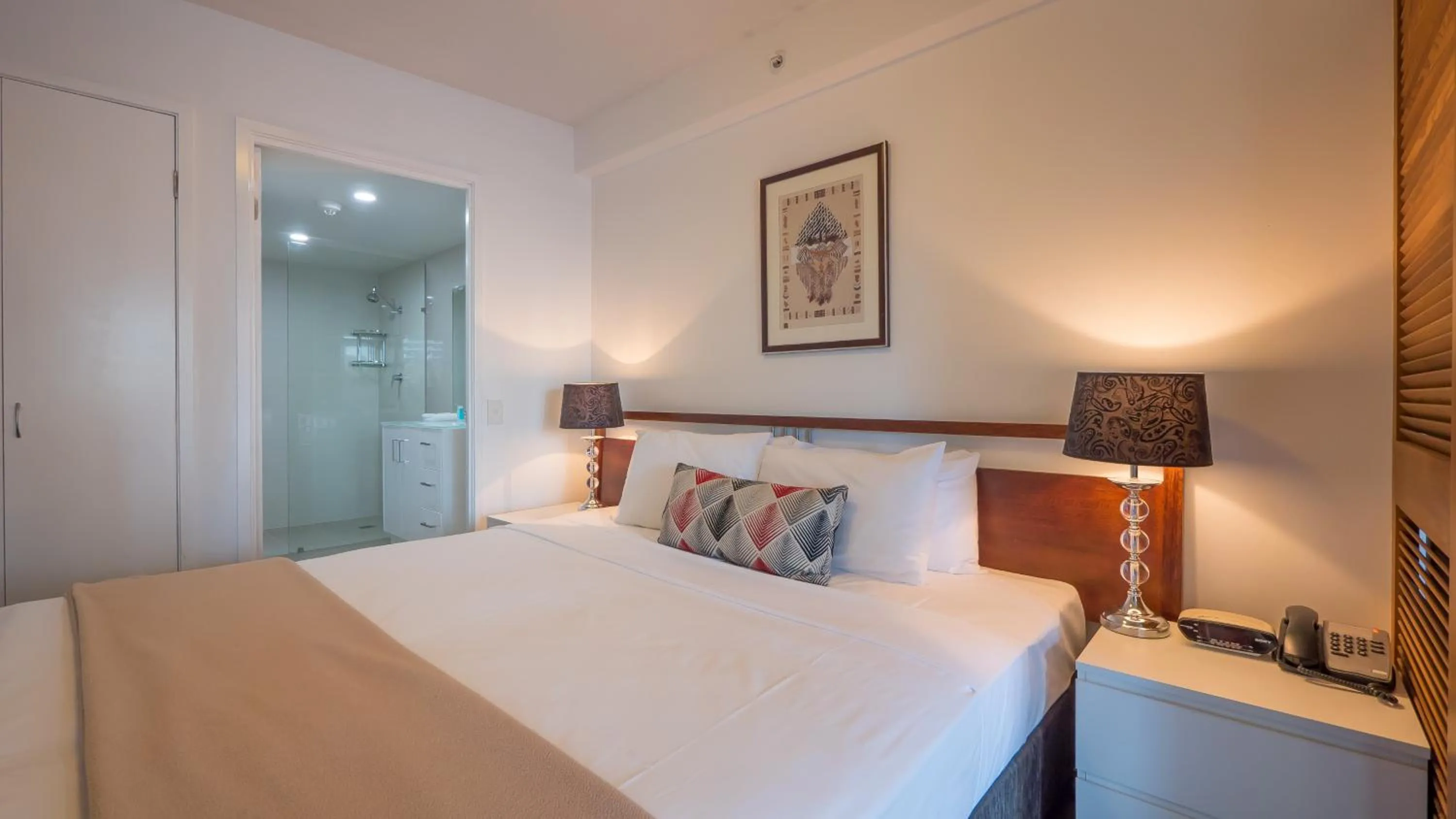 Bed in Broadbeach Savannah Resort