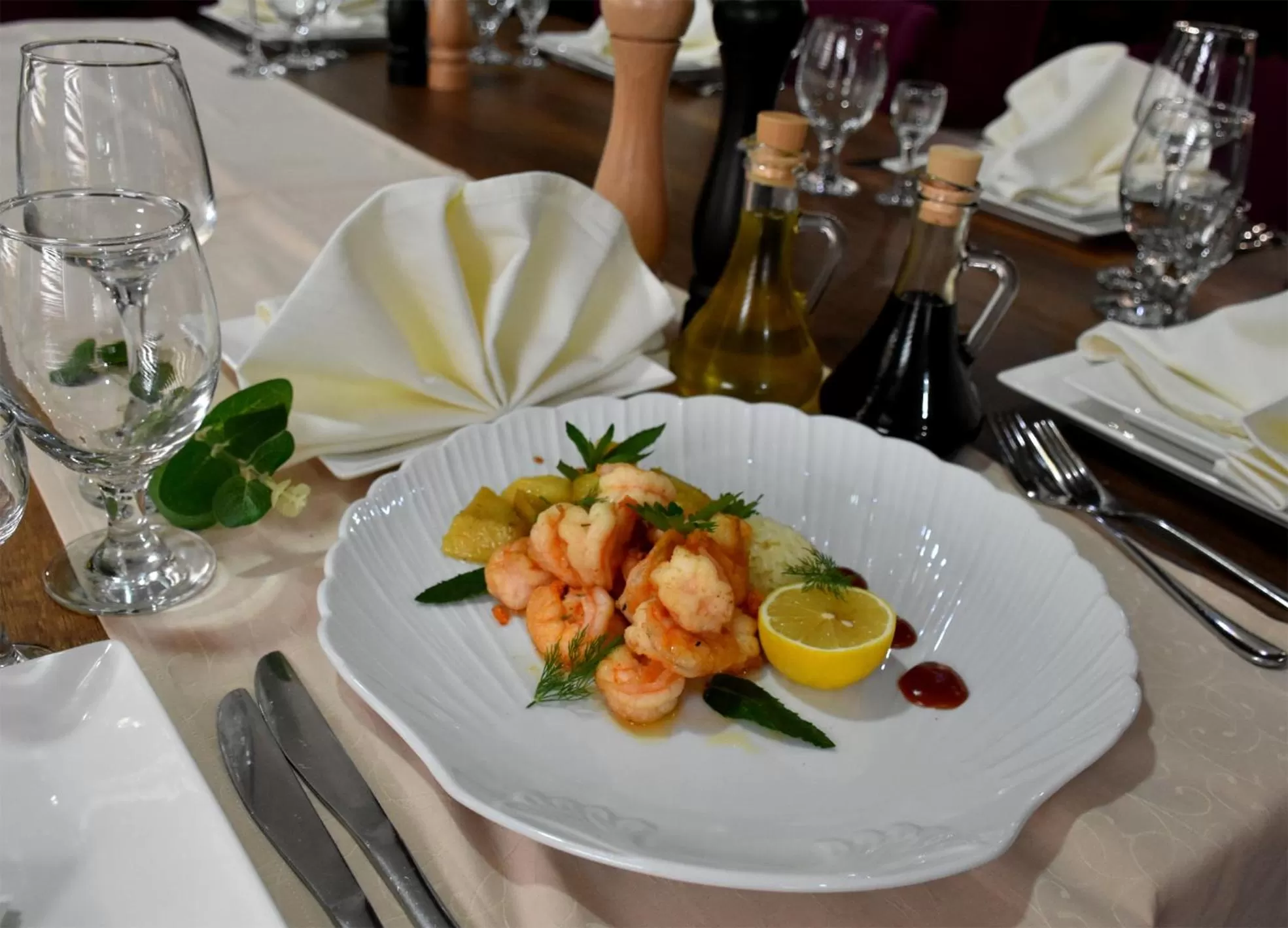 Hotel and winery LOZAR