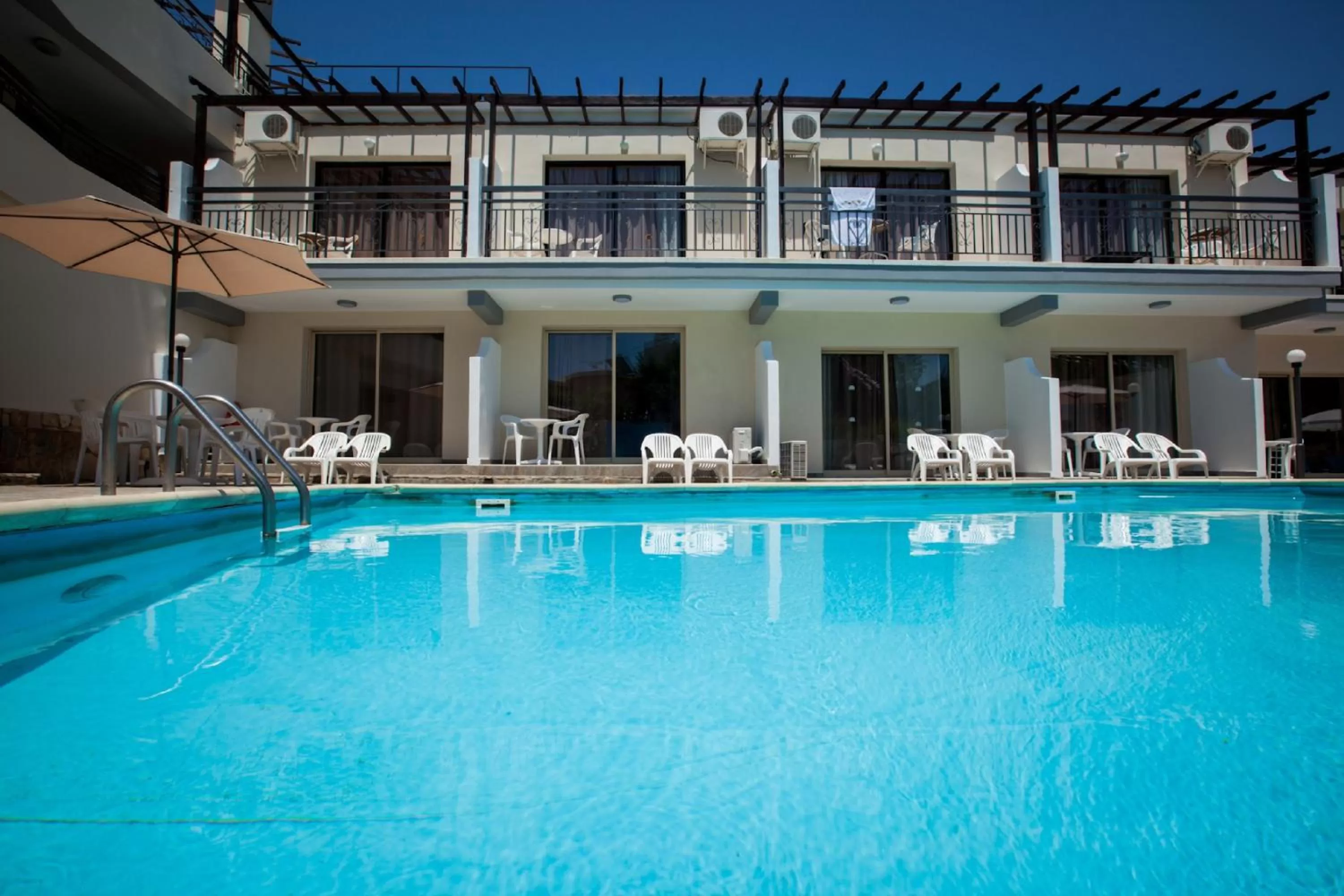 Swimming pool in Crystallo Apartments