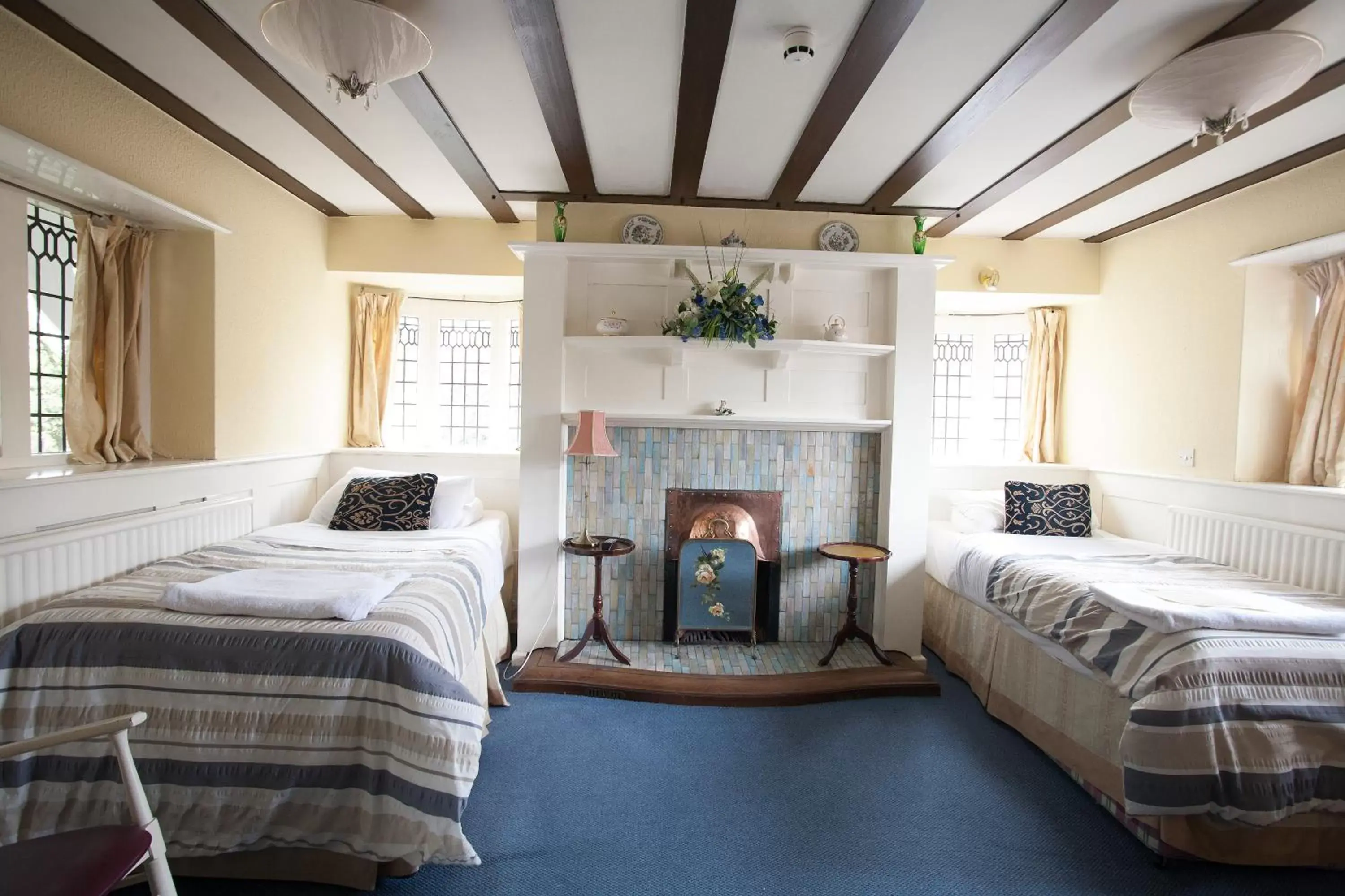 Twin Room in Barons Court Hotel Twin Room in Barons Court Hotel