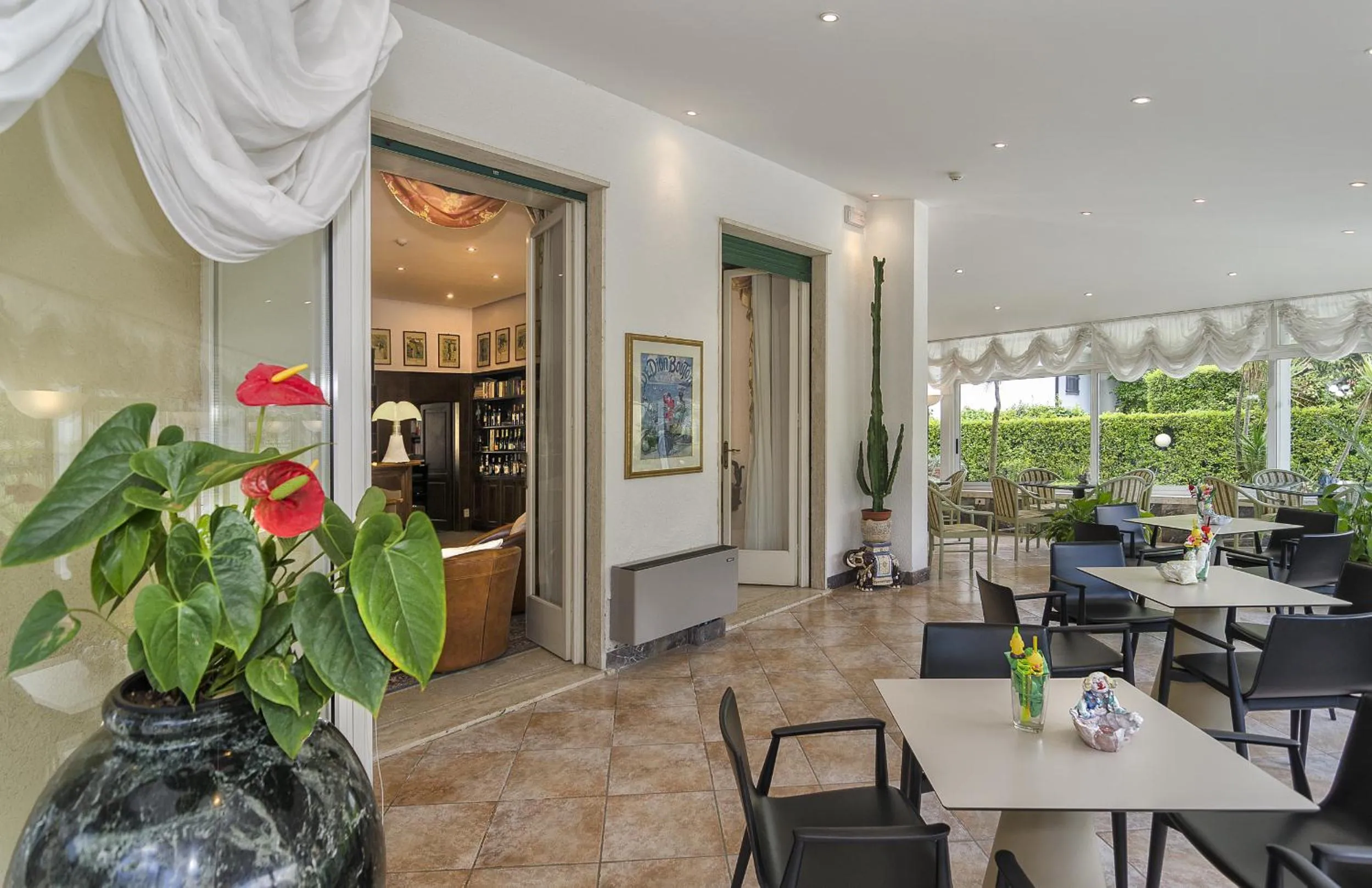 Communal lounge/ TV room in Hotel Verdemare