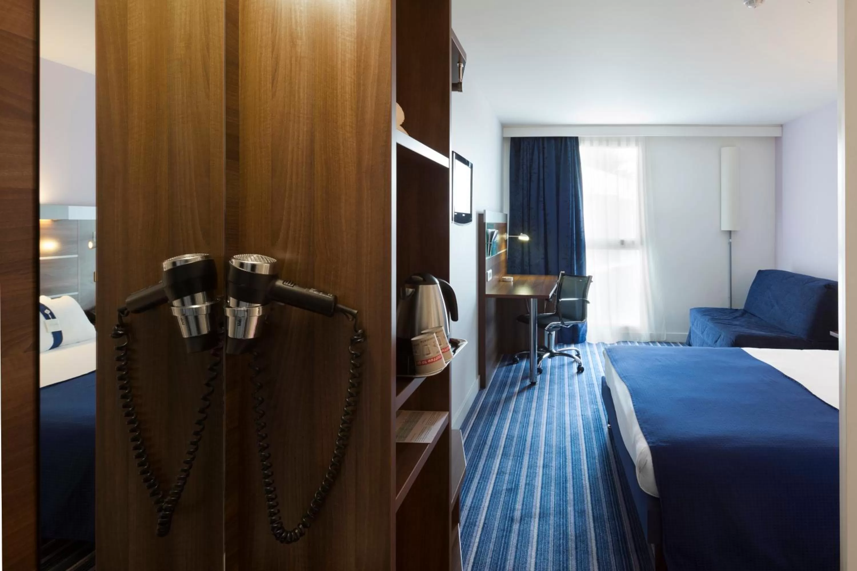 Photo of the whole room, Bed in Hôtel Marseille Centre Gare Saint-Charles