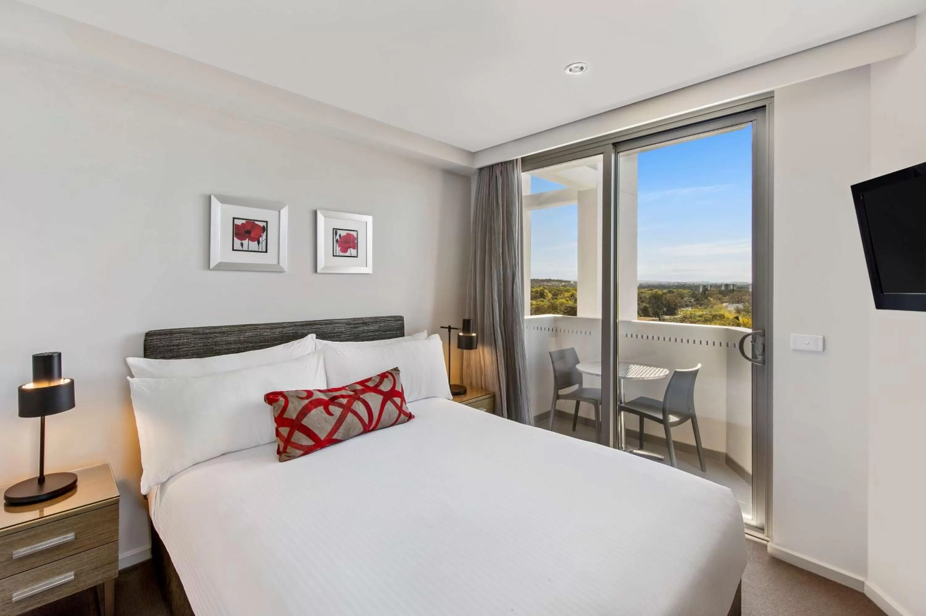 Bedroom, Bed in Adina Serviced Apartments Canberra Dickson