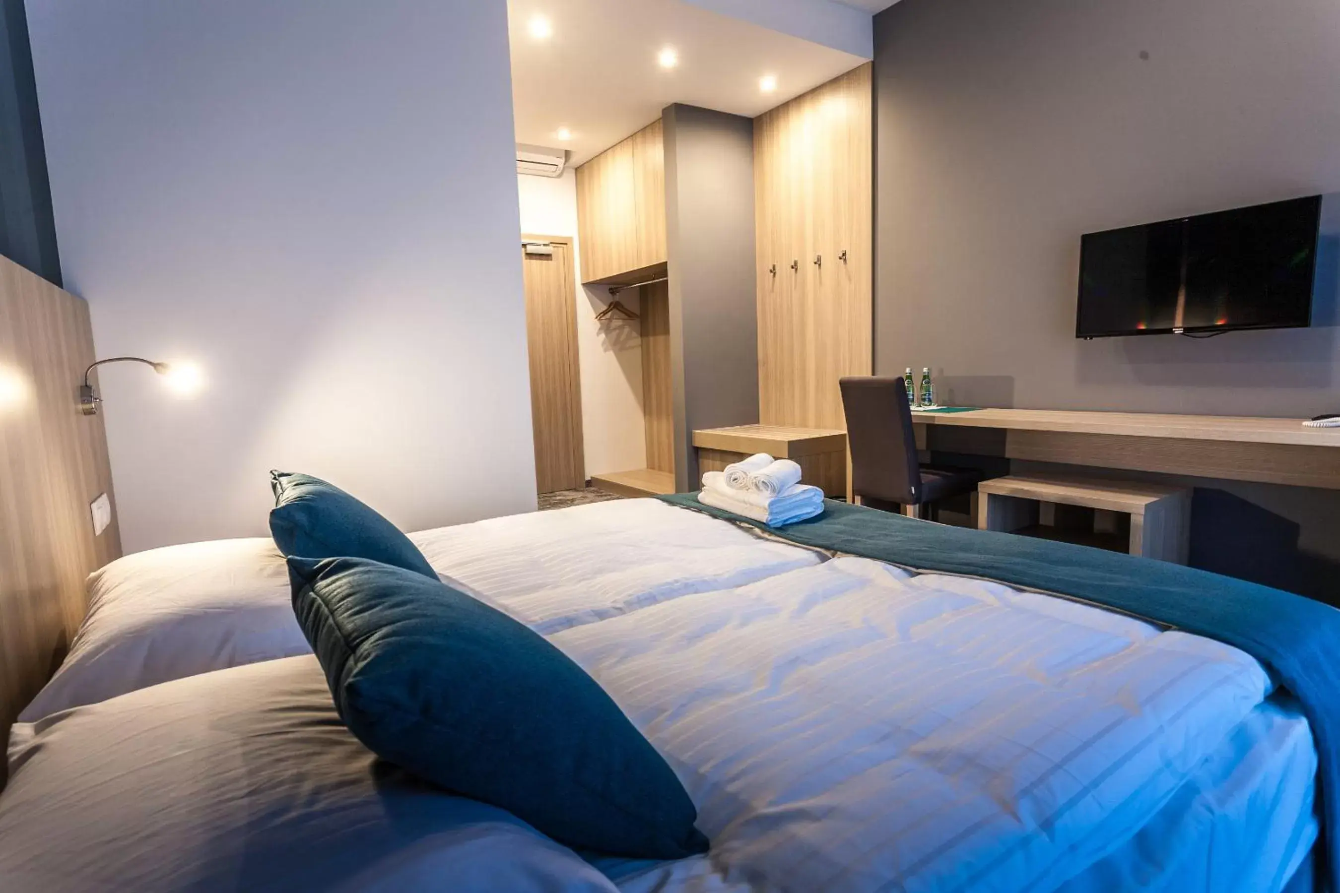 Deluxe Triple Room in Hotel Zatoka Deluxe Triple Room in Hotel Zatoka