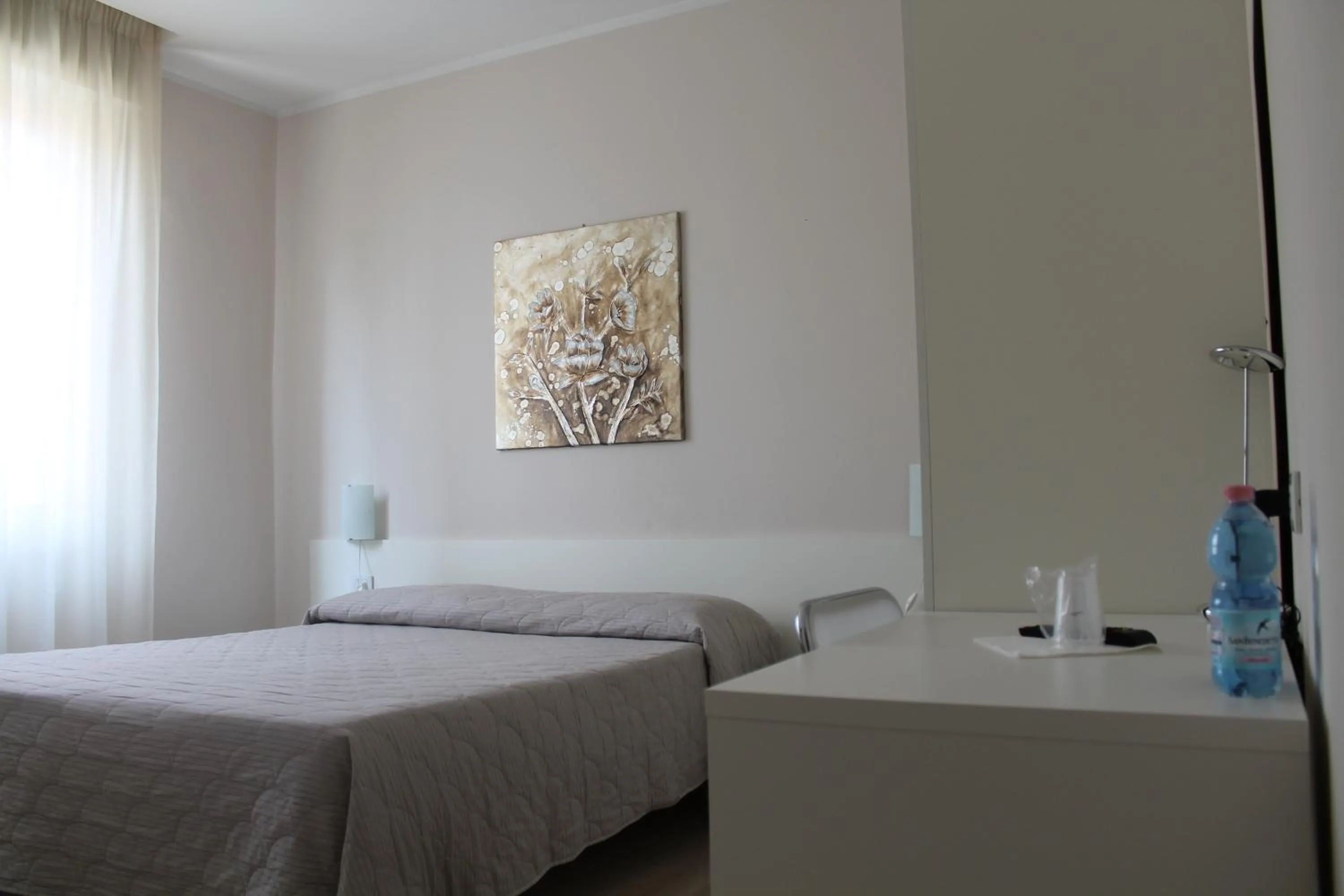 Day, Bed in Hotel Cremona Viale