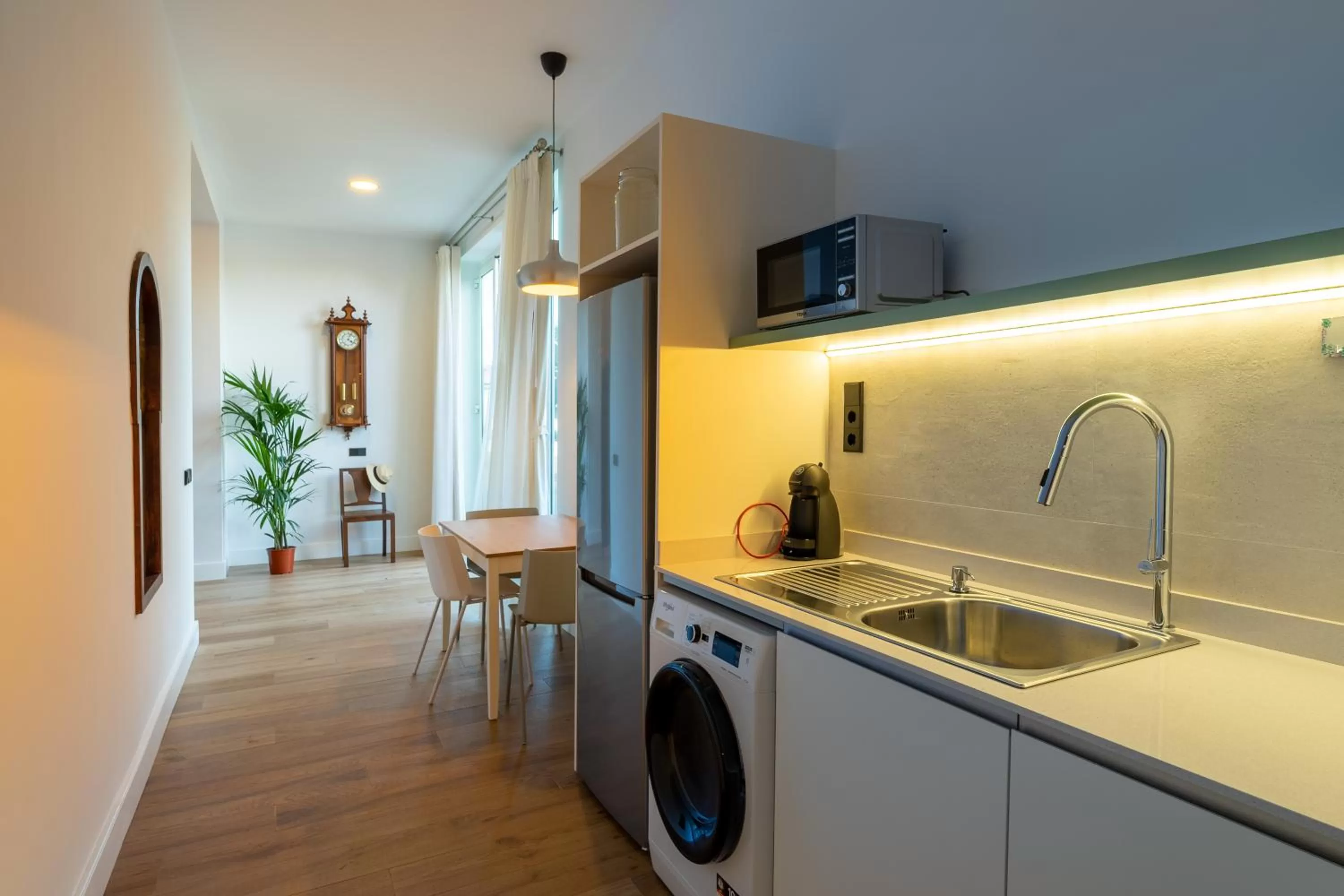 Kitchen or kitchenette, Kitchen/Kitchenette in Albor Suites