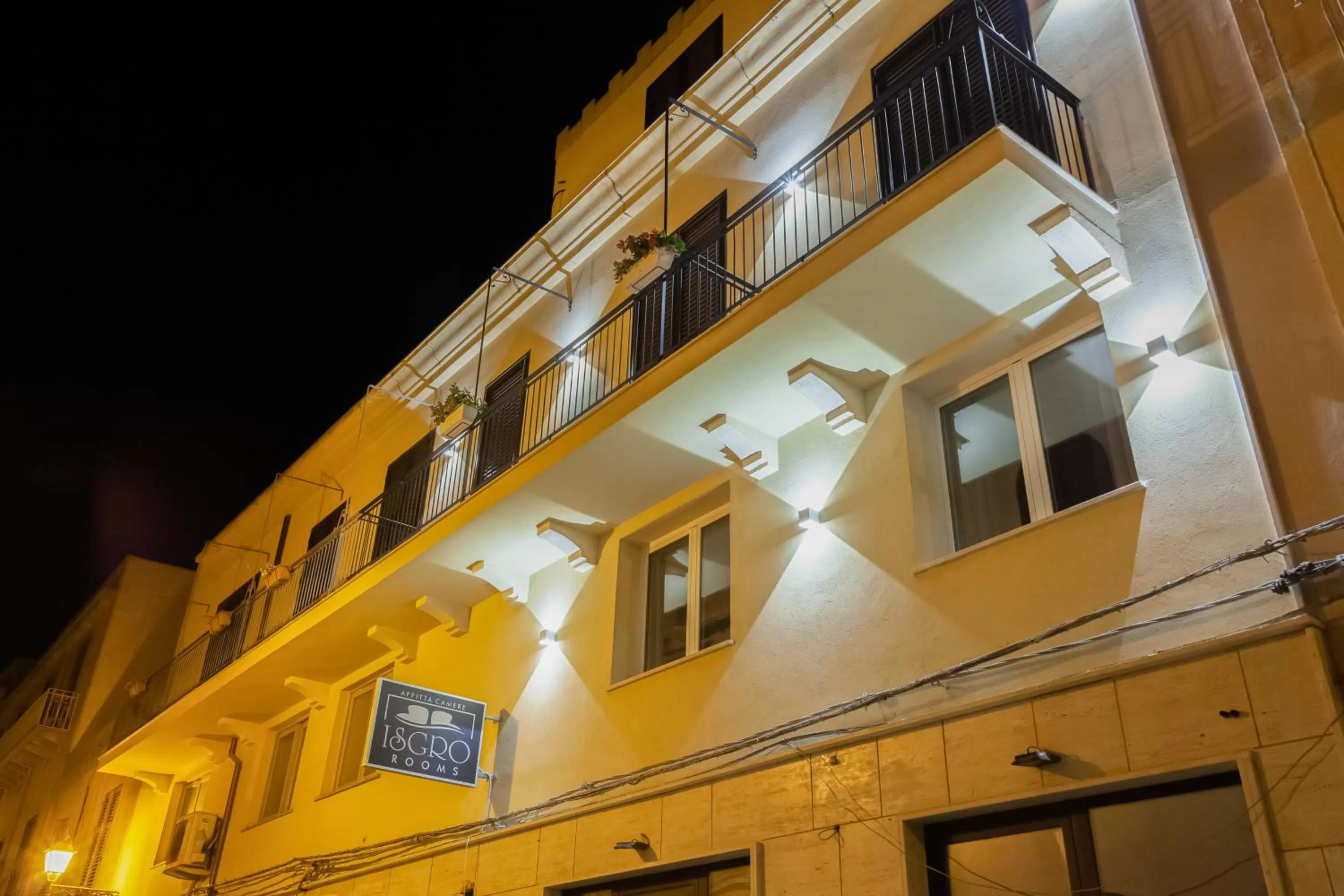 Property Building in Isgrò Rooms