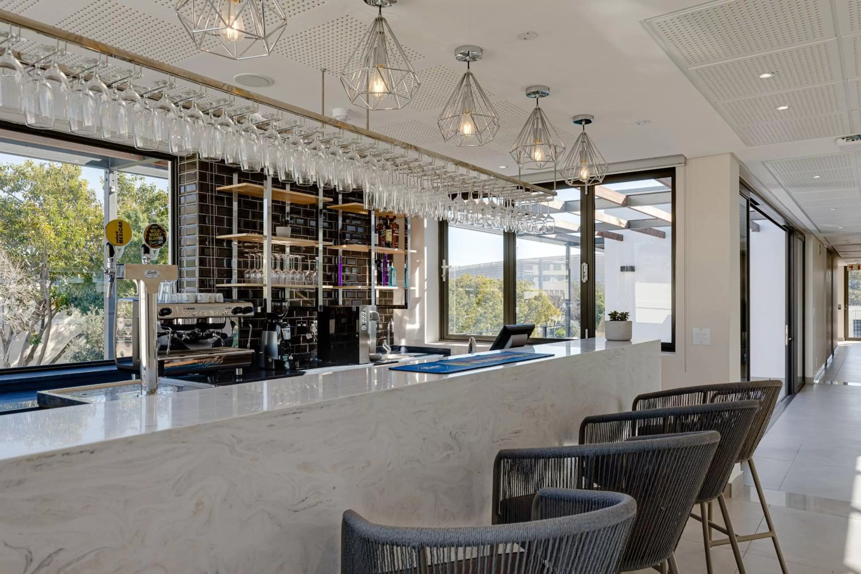 Lounge or bar in Protea Hotel by Marriott Cape Town Waterfront Breakwater Lodge