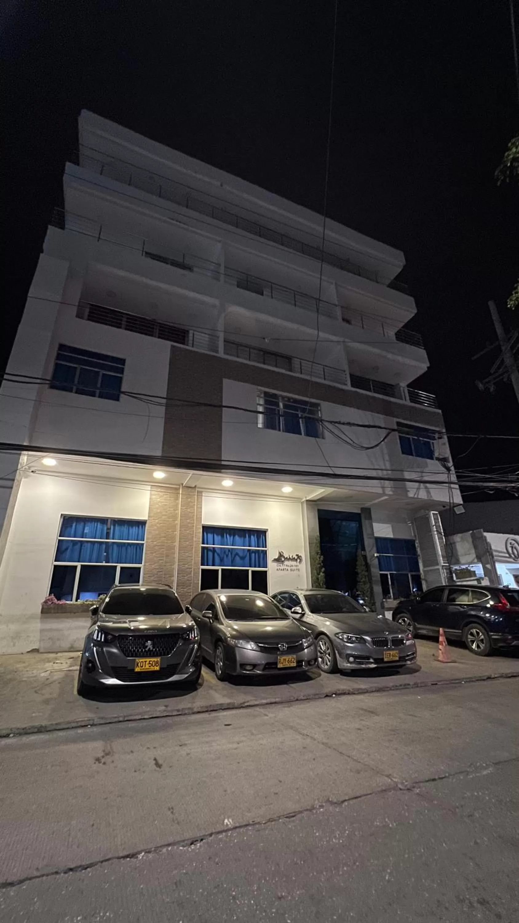 Property Building in Bahia 79 Apartasuites Cerca al Centro