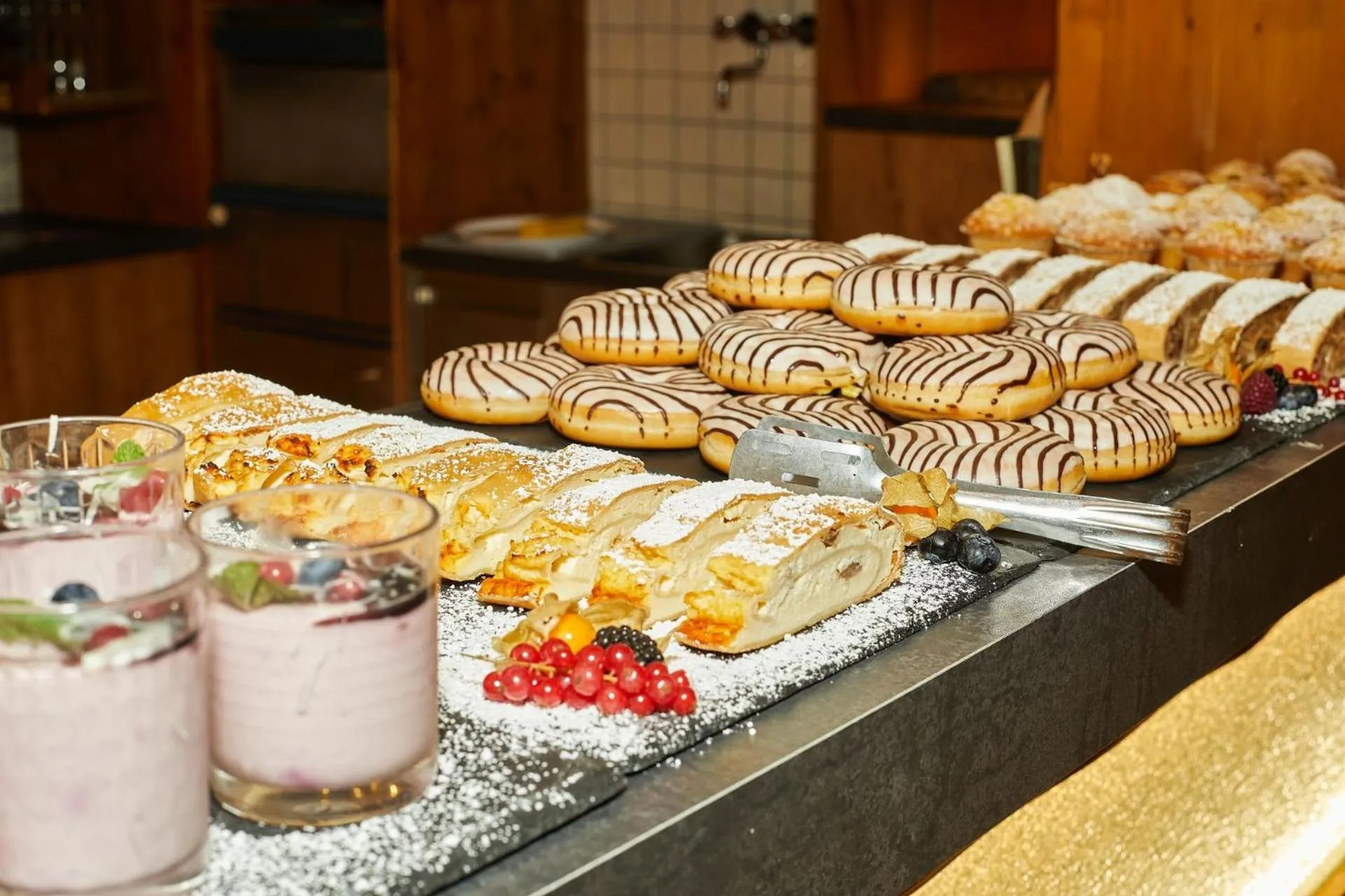 Buffet breakfast in Hotel Rupertihof