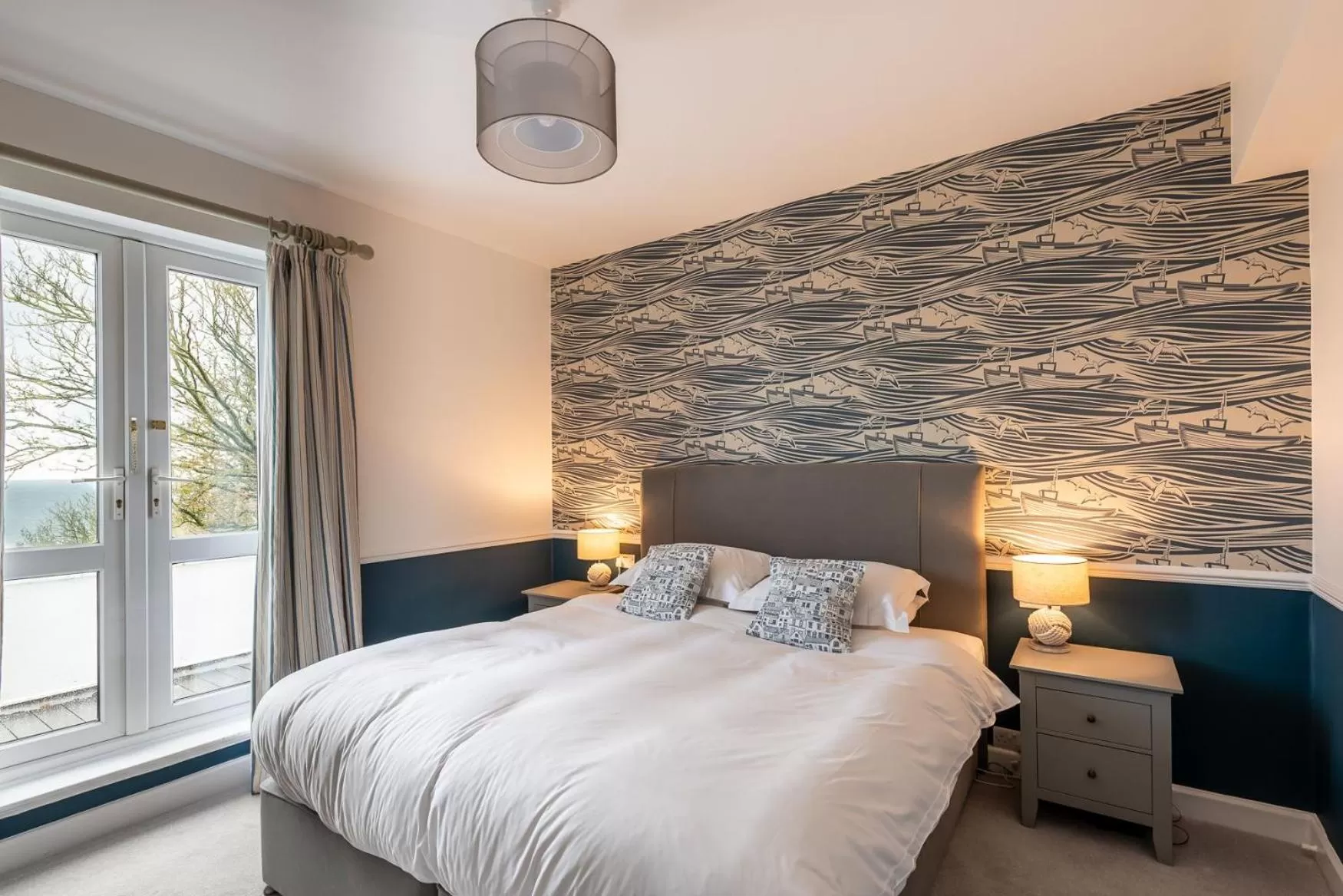 Bed in The White Lodge Hotel