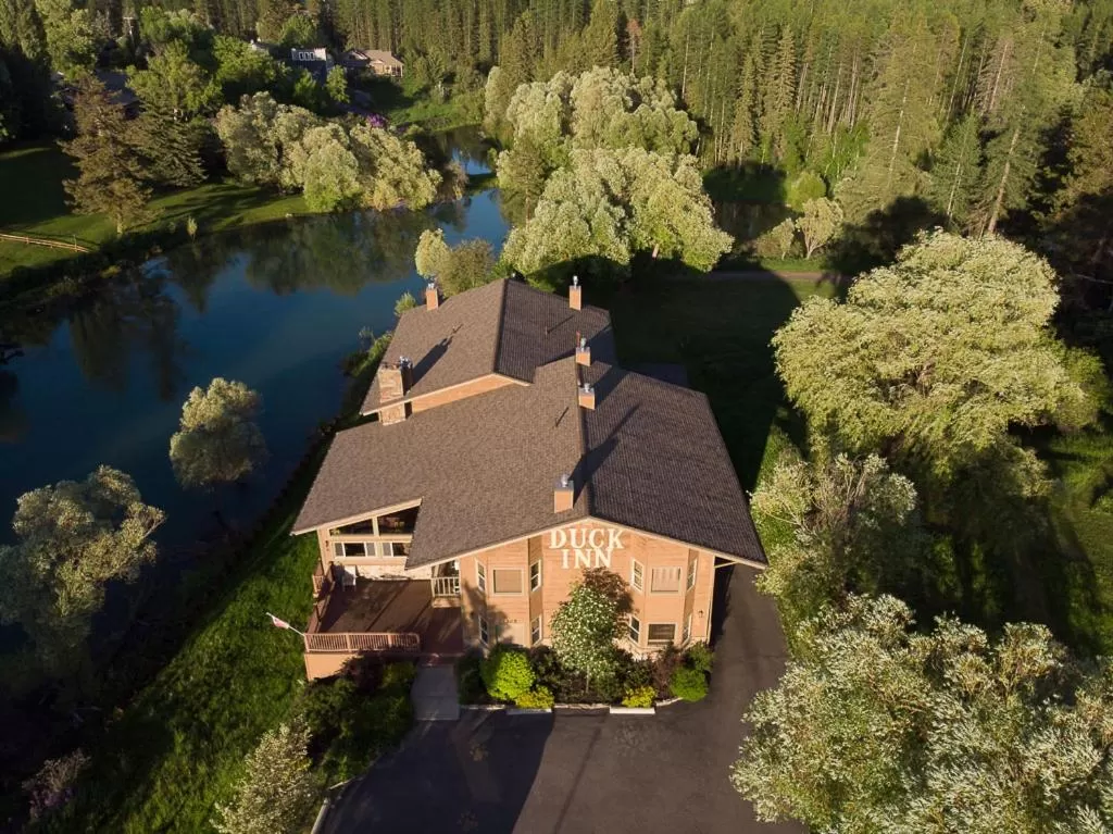 Property building in Duck Inn Lodge