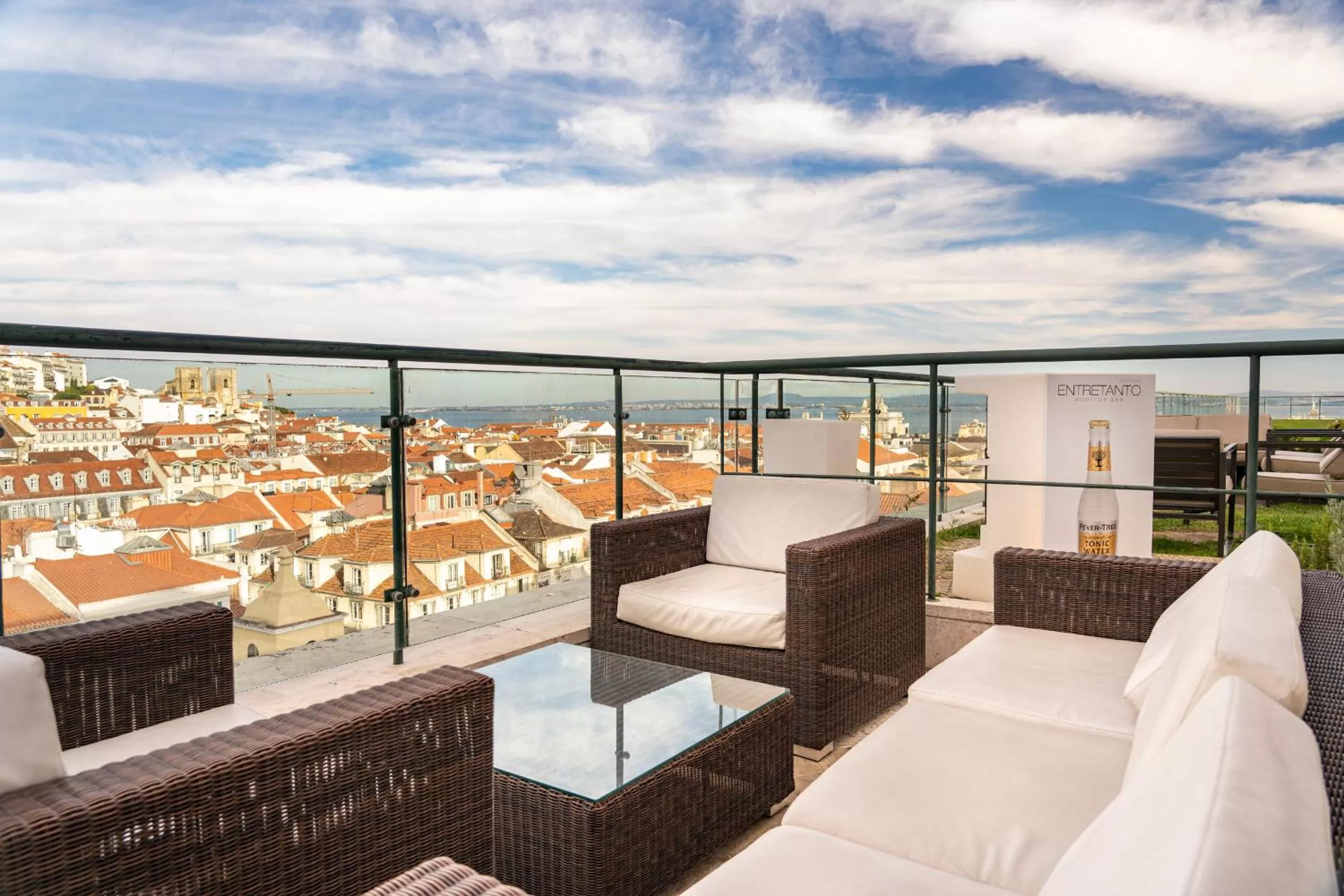 Lounge or bar in Hotel do Chiado