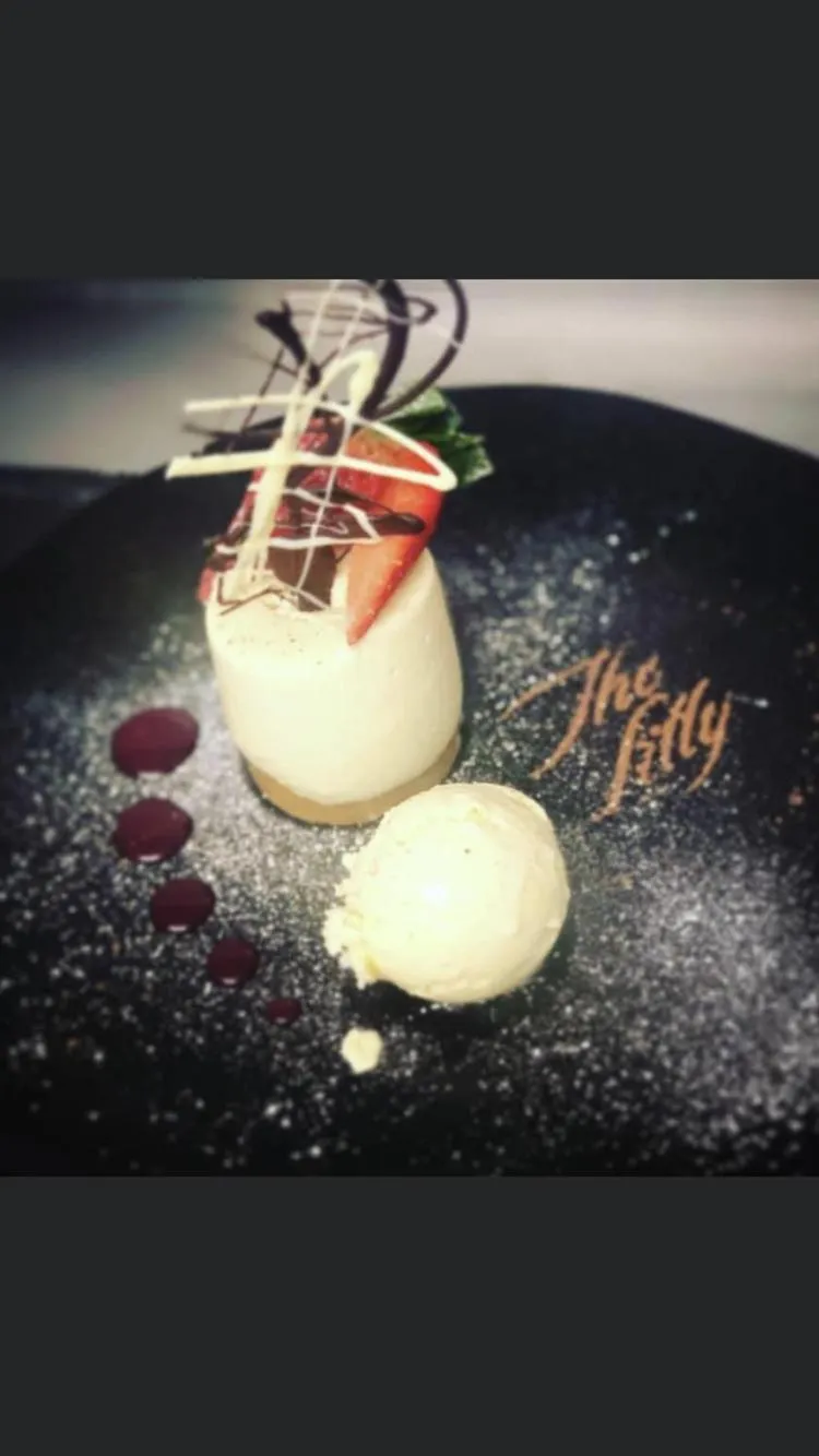 Food and drinks in The Lilly Restaurant With Rooms