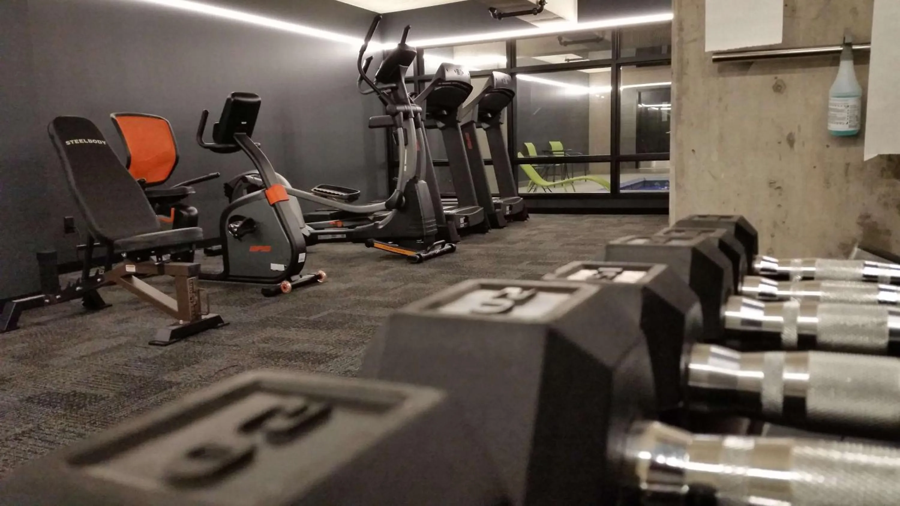 Fitness centre/facilities in Grand Times Hotel Drummondville