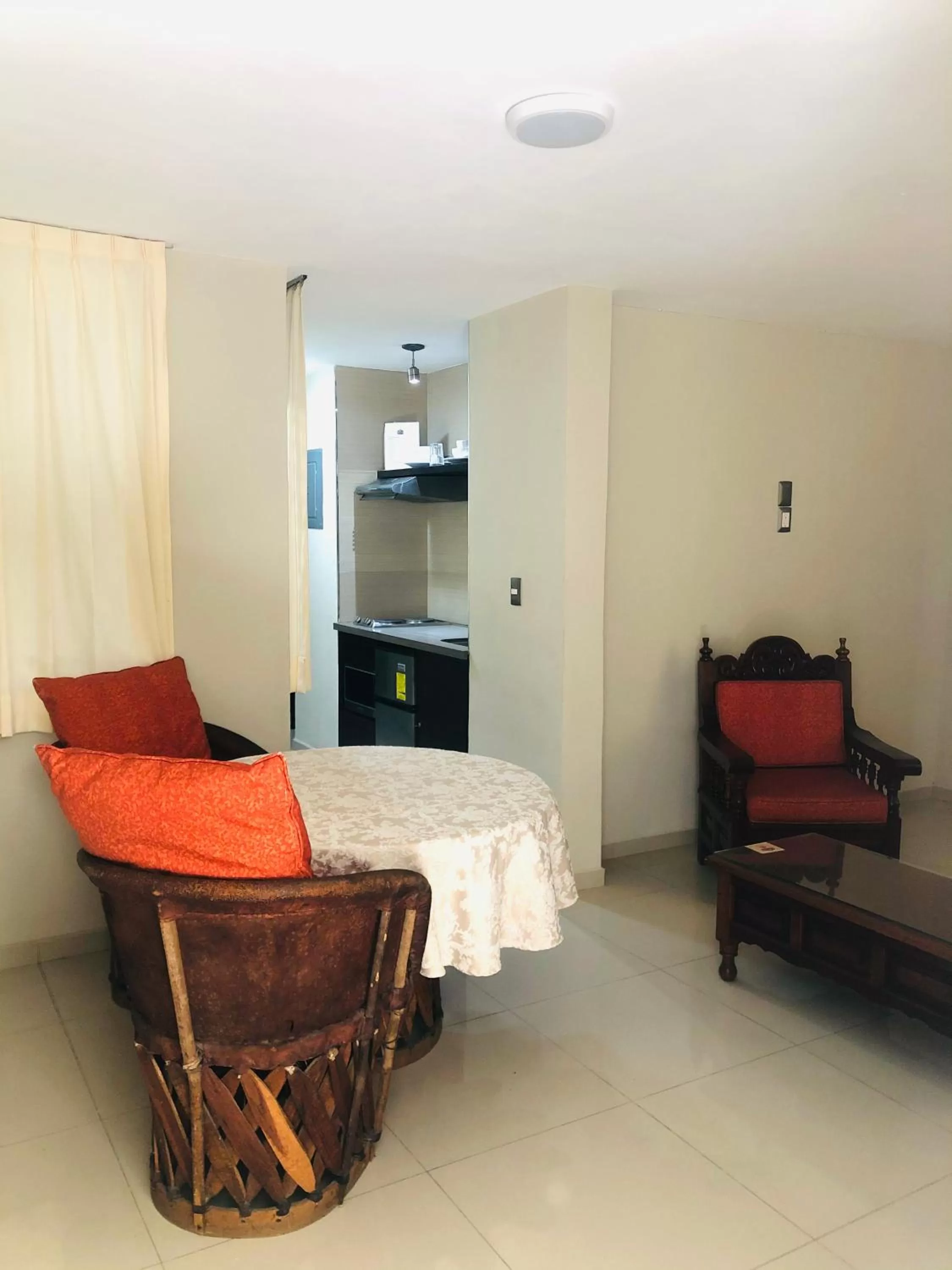 Dining area in Suites San Luis