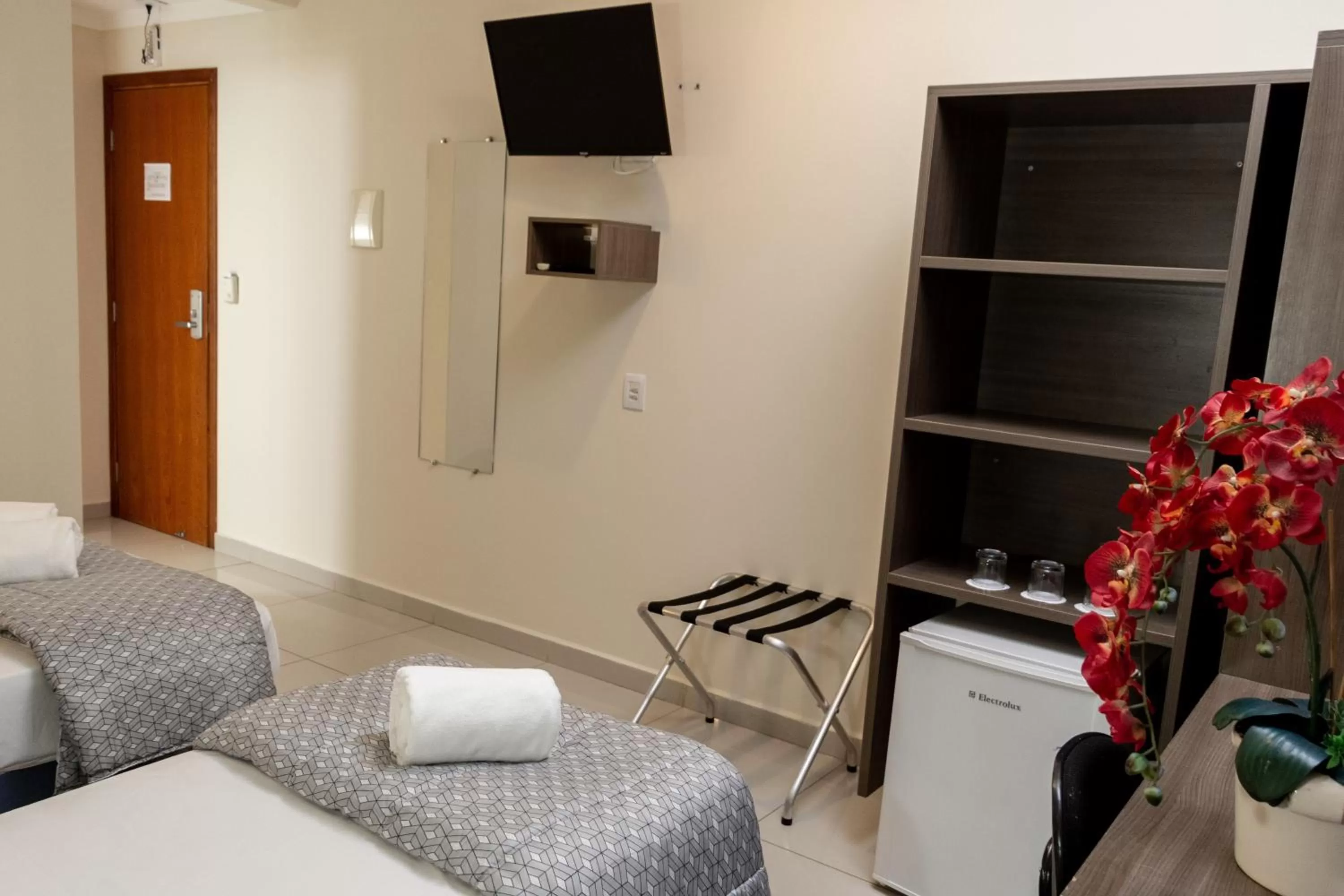 TV/Entertainment Center in Astor Hotel