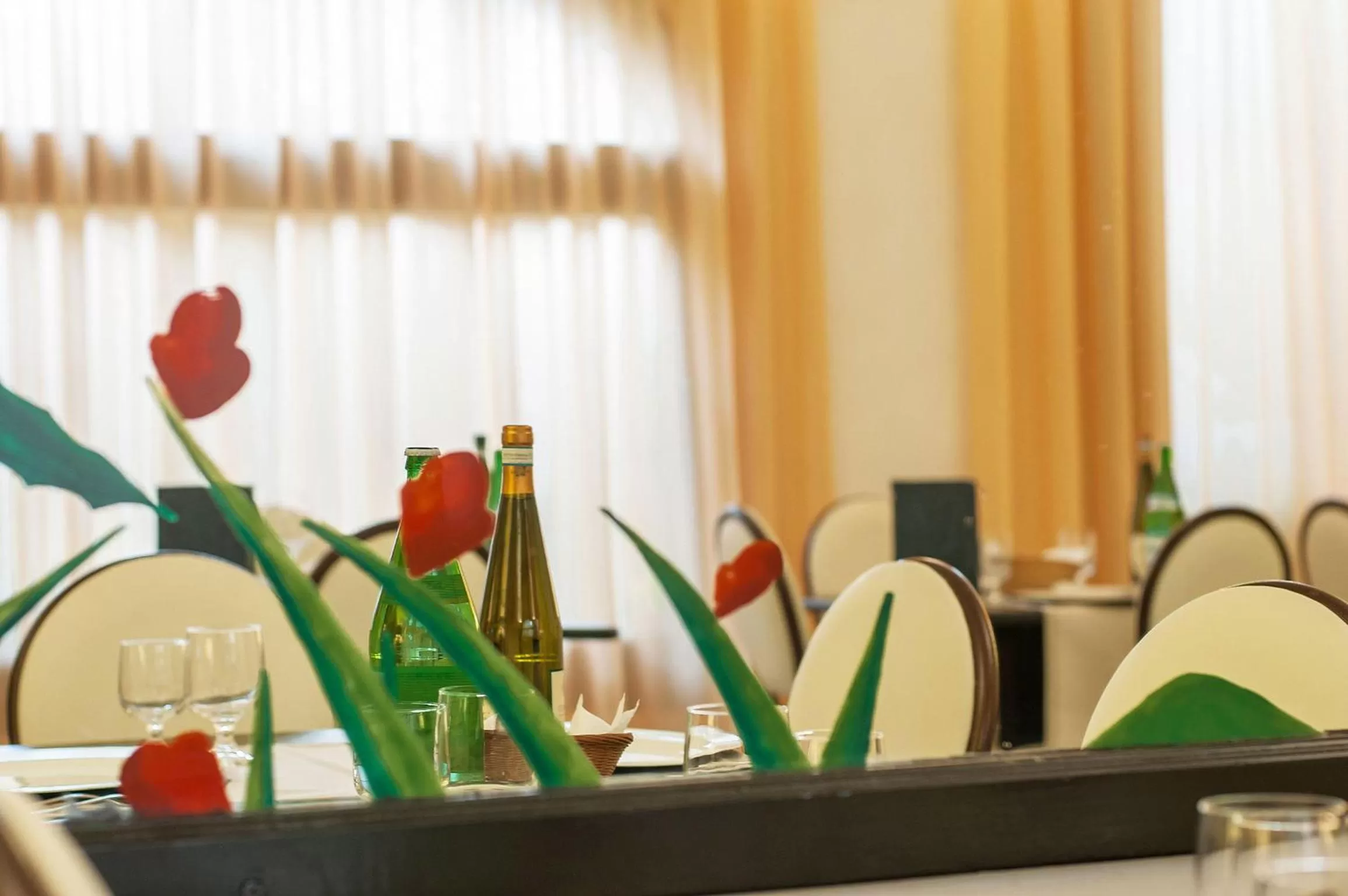 Restaurant/places to eat in Hotel Annabelle