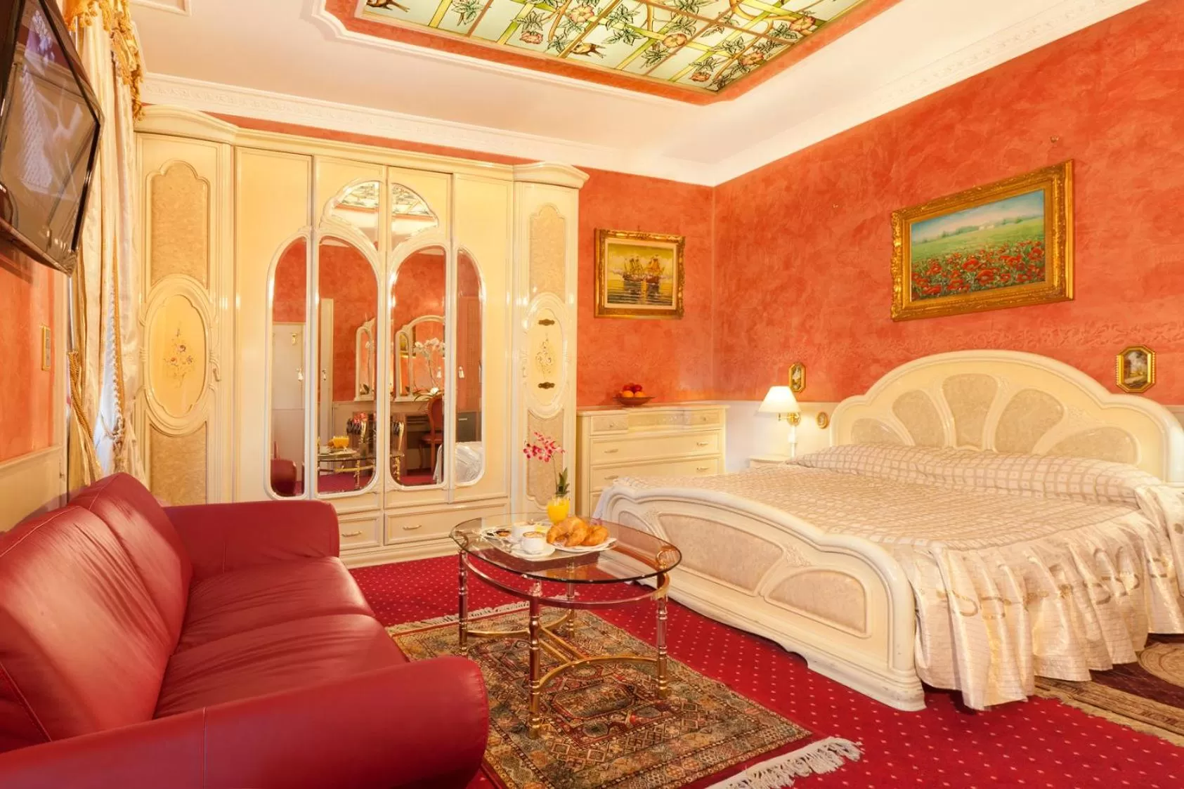 Photo of the whole room, Bed in Hotel Victoria