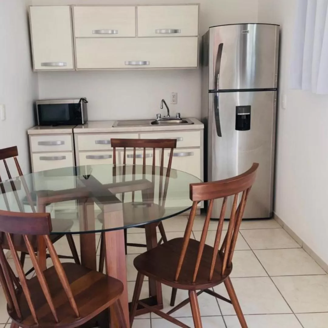 Kitchen or kitchenette in Container Inn Hotel Aeropuerto