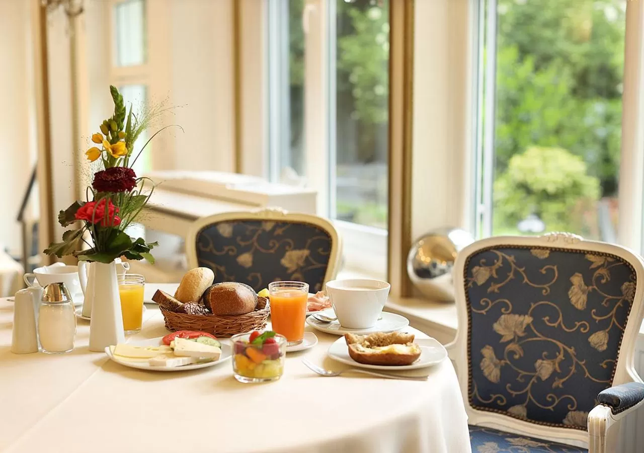 Buffet breakfast in Hotel Brenner