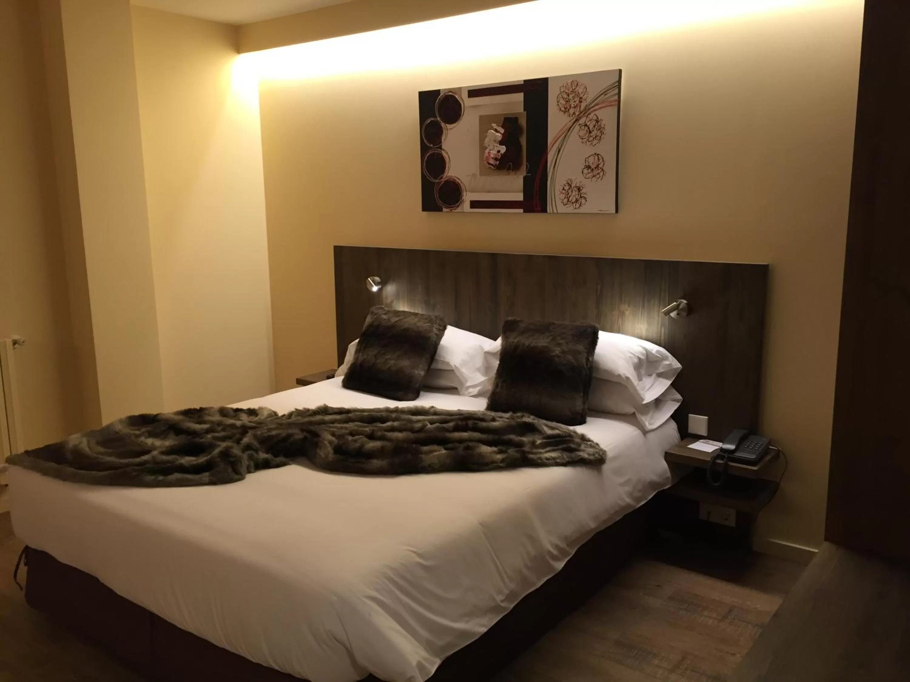 Bedroom, Bed in Hotel L’Ermita B&B