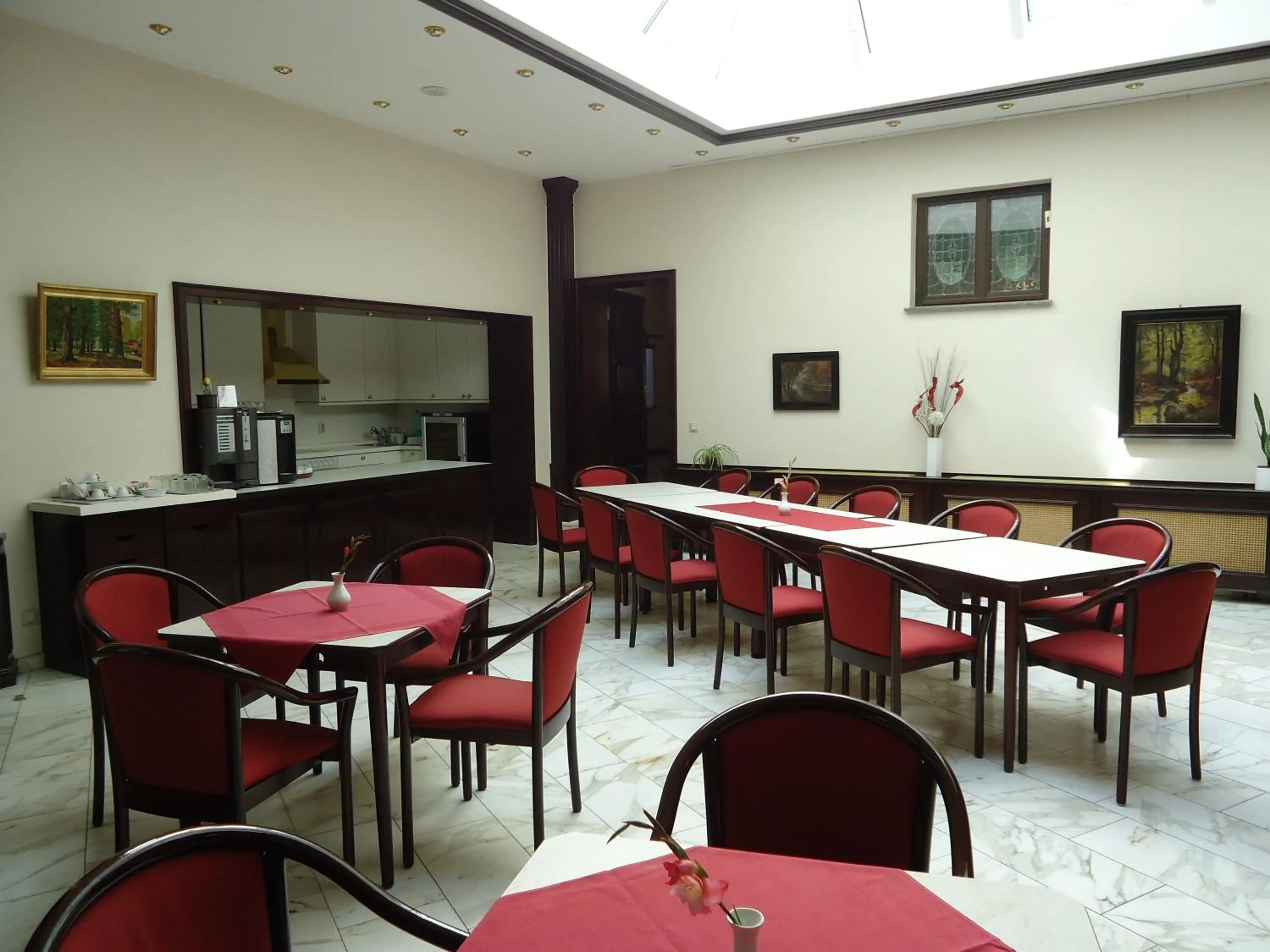 Restaurant/places to eat in Hotel Marthahaus